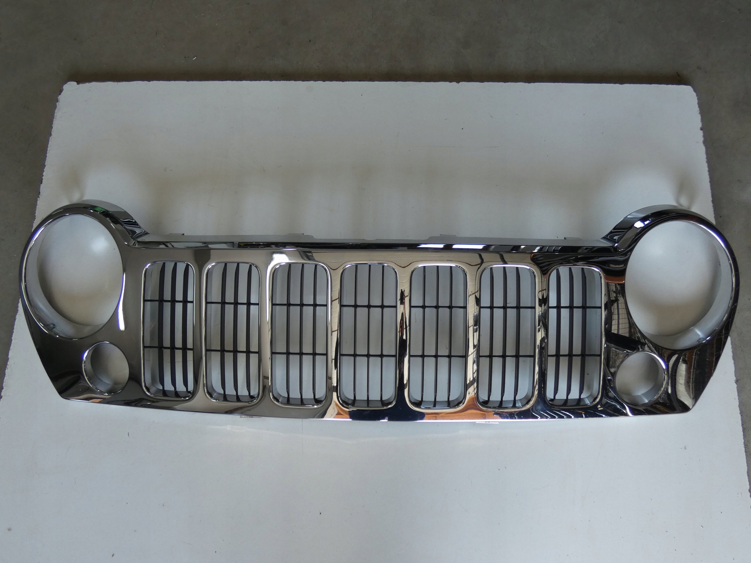  Kühlergrill Jeep CHEROKEE FRONTGRILL Kühlergitter product image