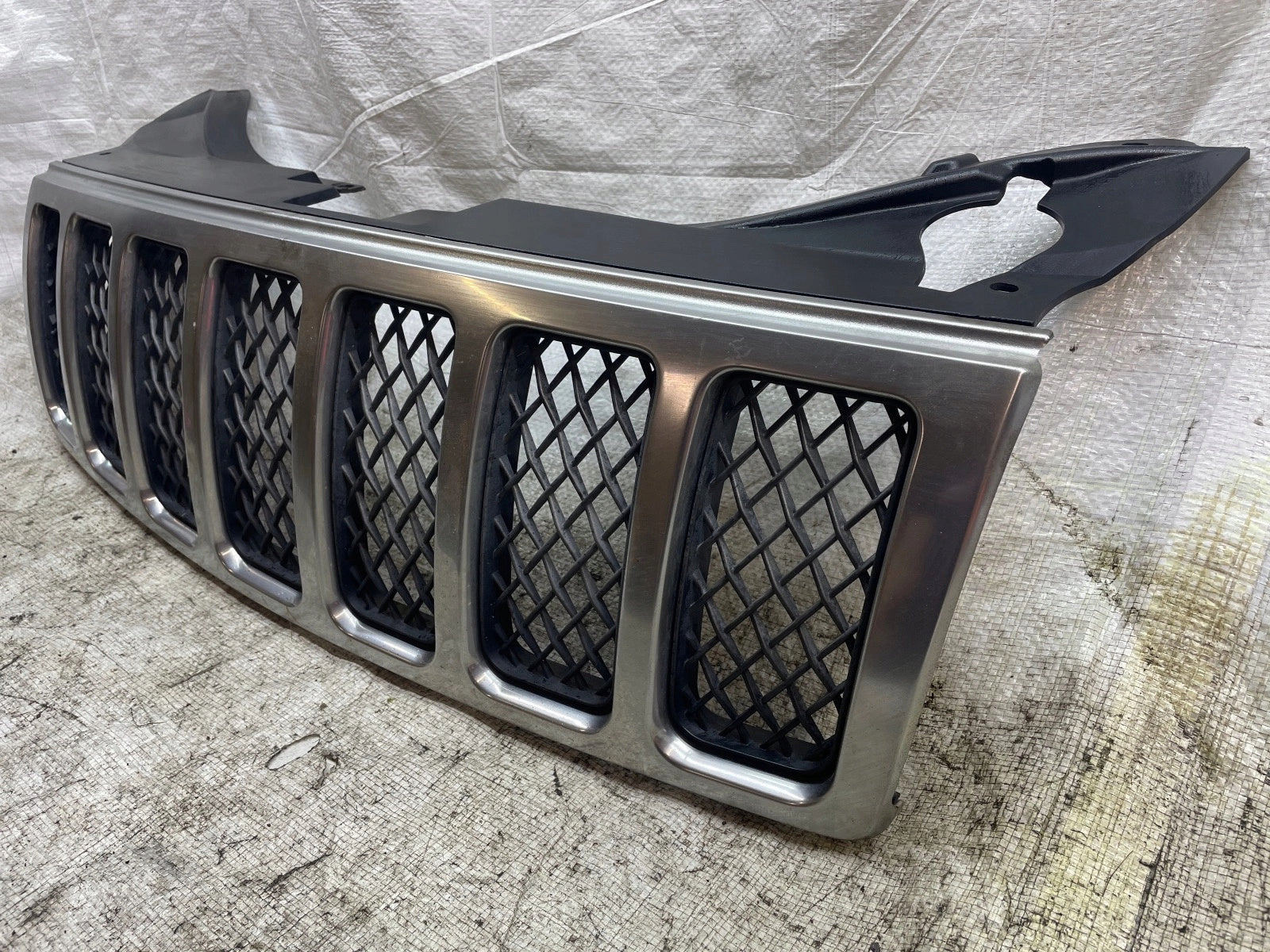 Kühlergrill Jeep GRAND CHEROKEE FRONTGRILL 55157414AA Kühlergitter