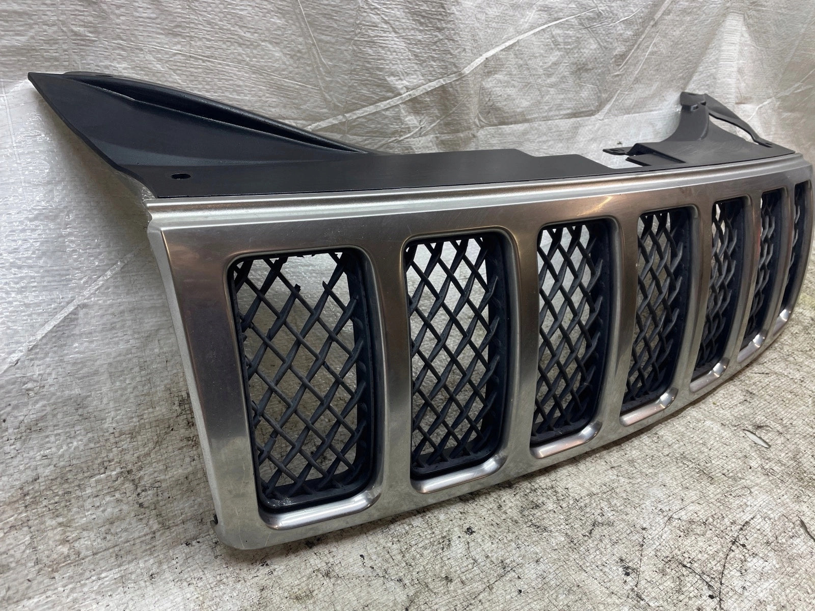 Kühlergrill Jeep GRAND CHEROKEE FRONTGRILL 55157414AA Kühlergitter