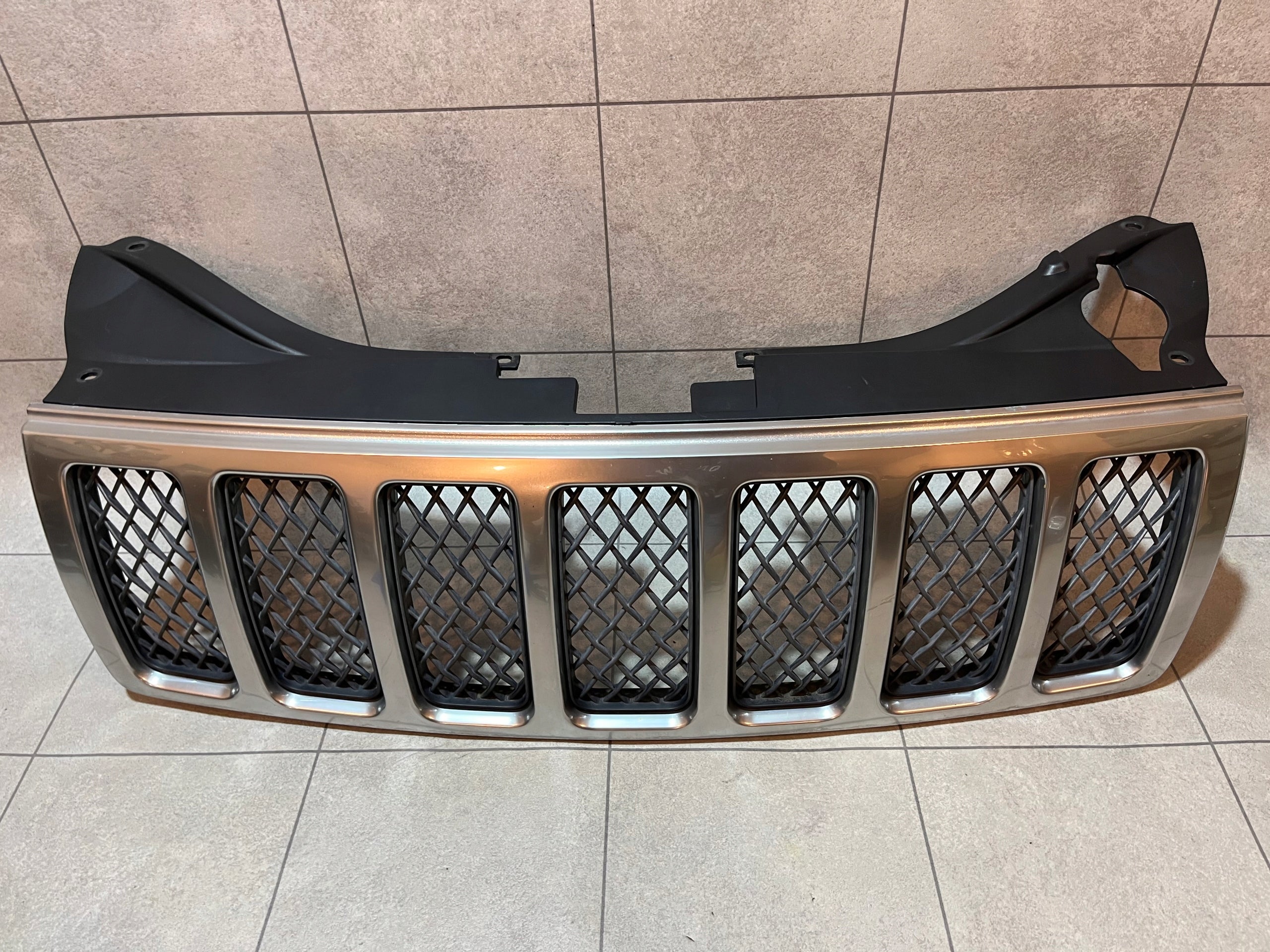 Calandre Jeep GRAND CHEROKEE WK calandre FRONT GRILL 