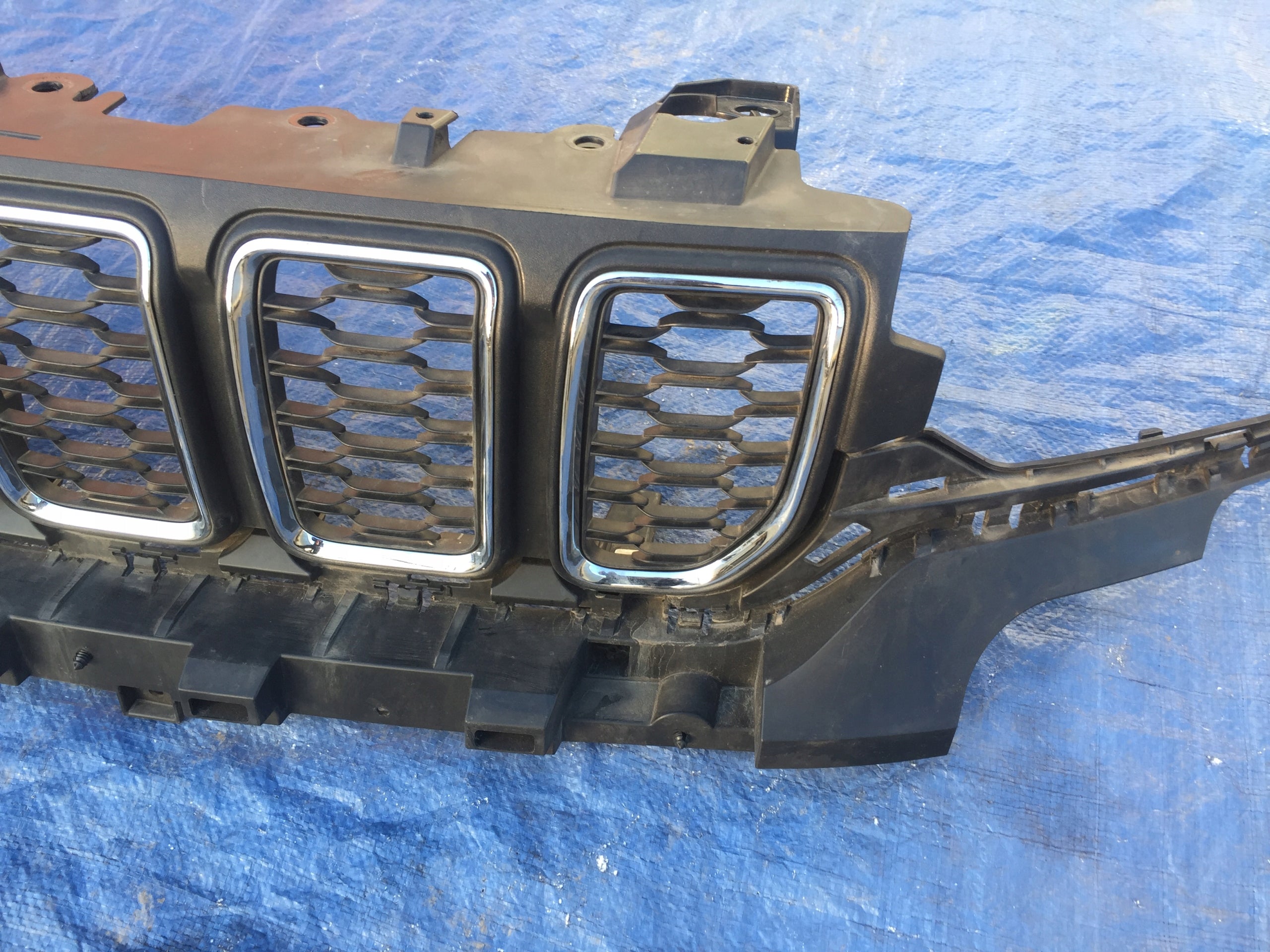 Kühlergrill Jeep GRAND CHEROKEE WL FRONTGRILL Kühlergitter