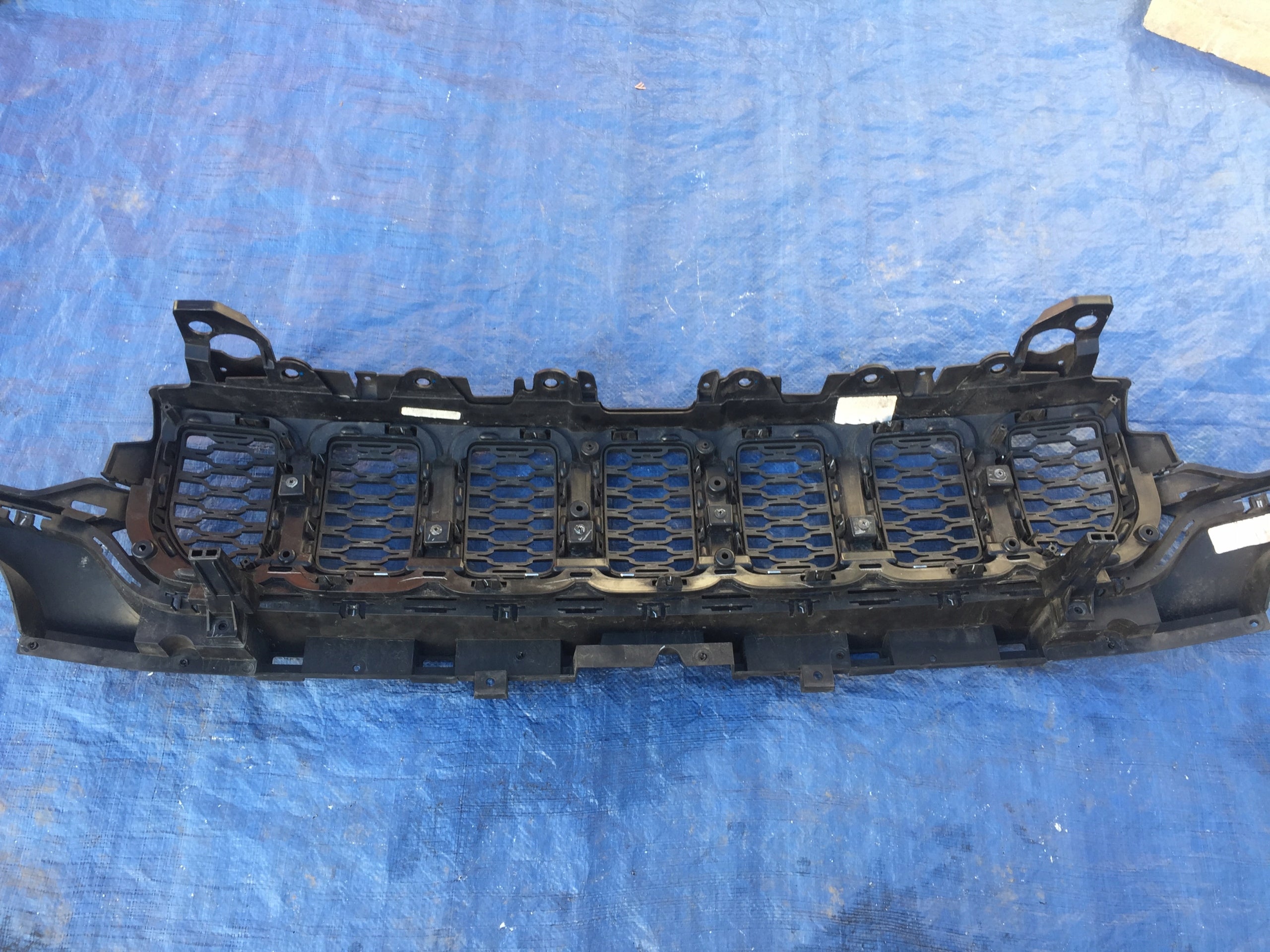 Kühlergrill Jeep GRAND CHEROKEE WL FRONTGRILL Kühlergitter