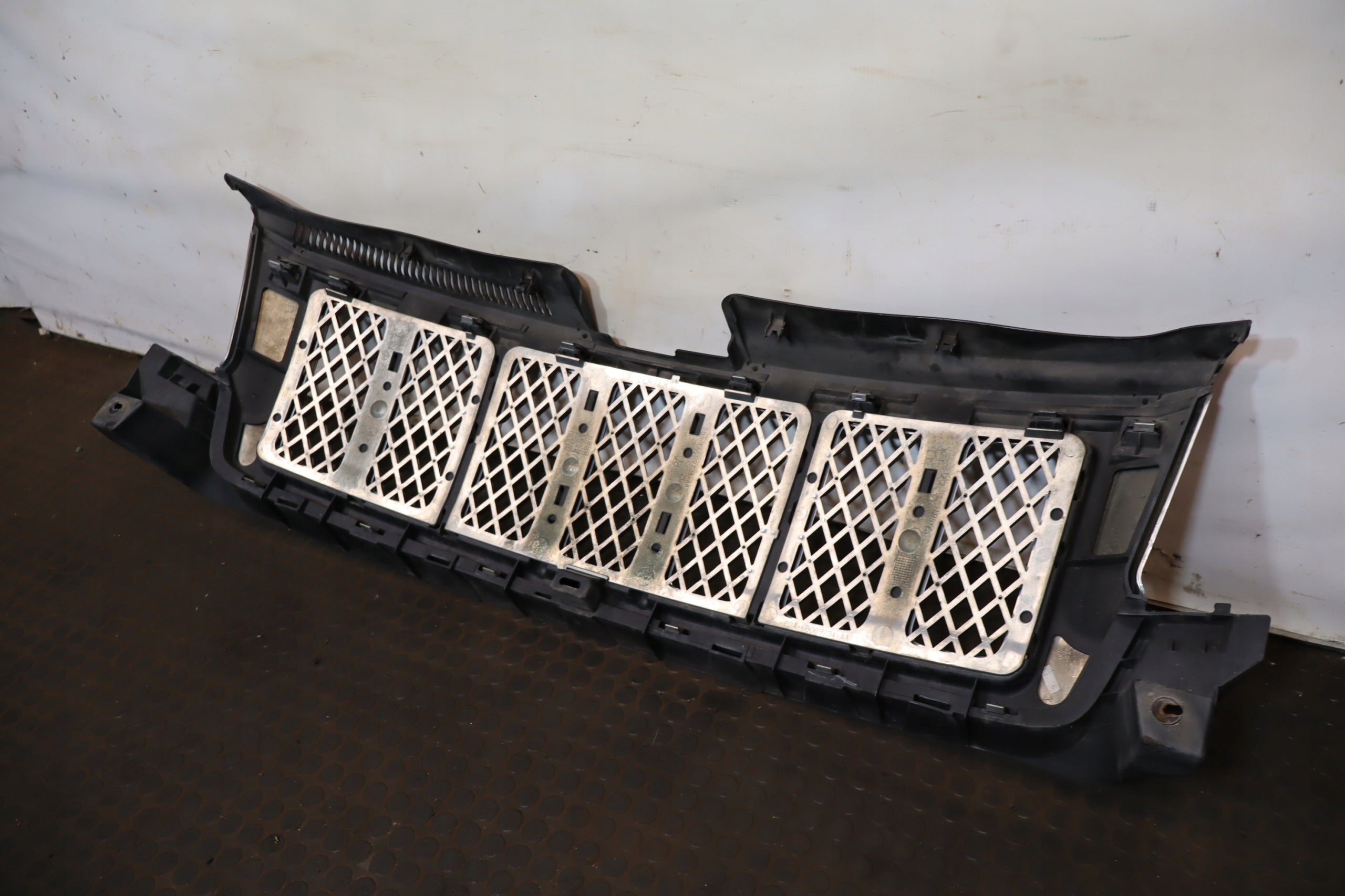 Kühlergrill Jeep GRAND CHEROKEE WK2 FRONTGRILL 68089734AA Kühlergitter