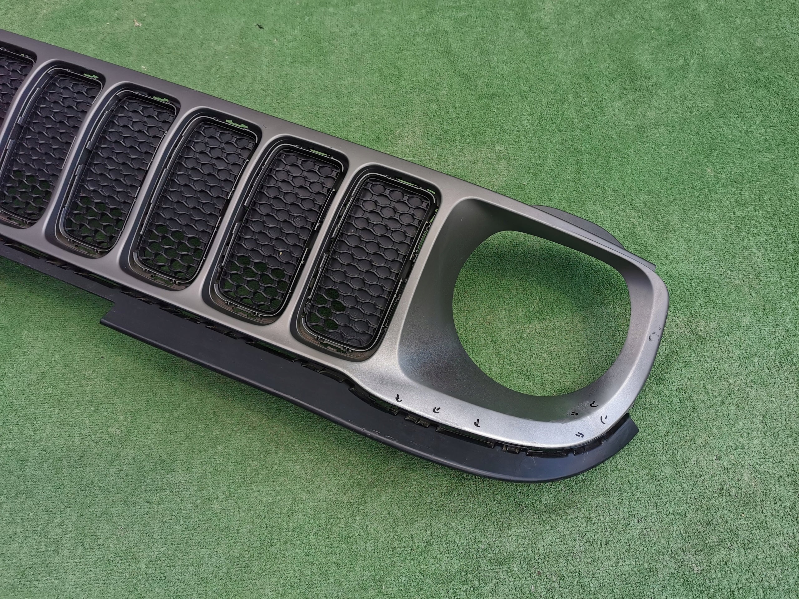 Kühlergrill Jeep RENEGADE FRONTGRILL 735672991 Kühlergitter