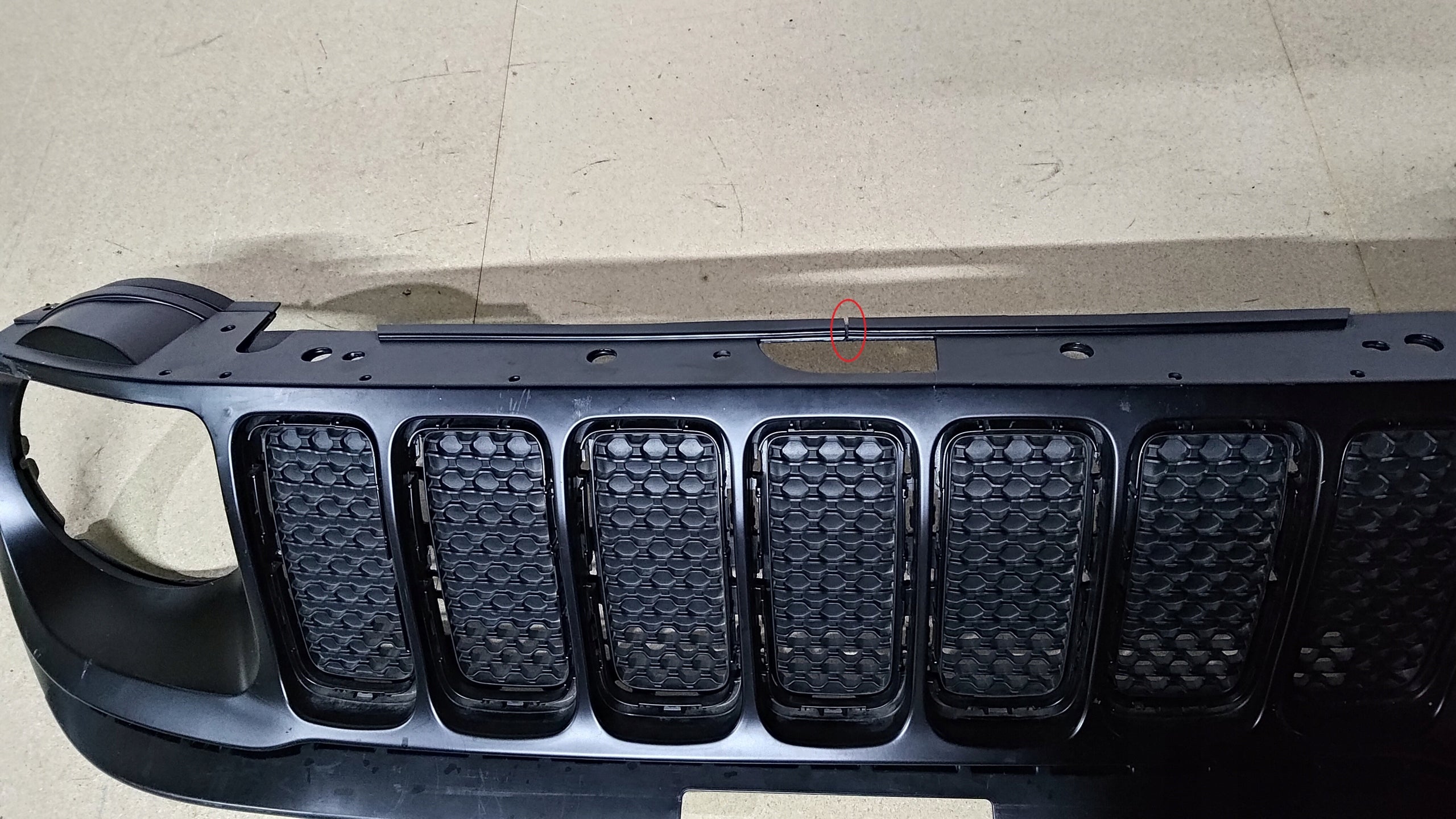 Kühlergrill Jeep RENEGADE FRONTGRILL 735672991 Kühlergitter