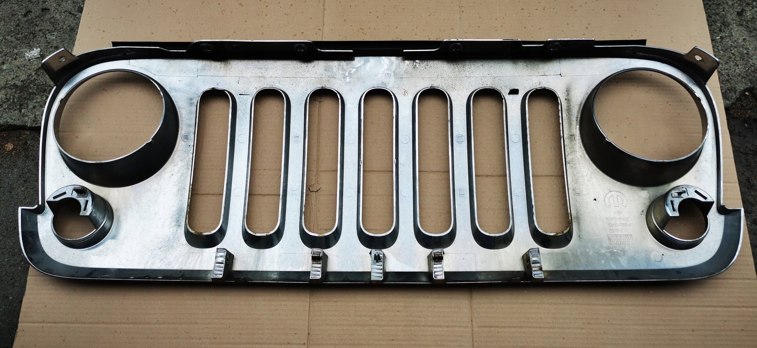 Kühlergrill Jeep WRANGLER FRONTGRILL 68004358ab Kühlergitter