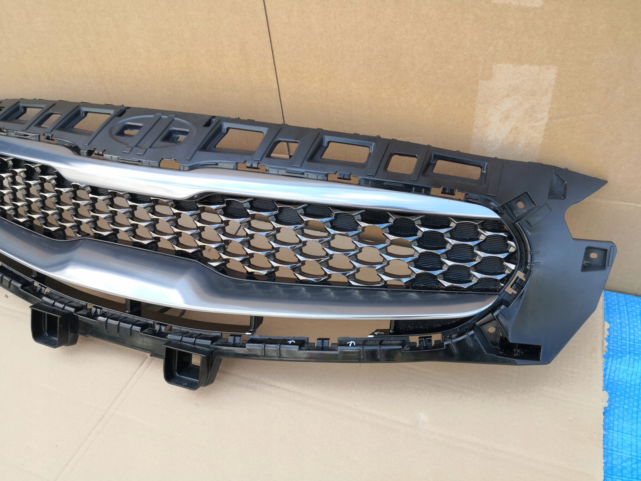 Kühlergrill Kia XCEED X CEED FRONTGRILL 86351J7CB0 Kühlergitter