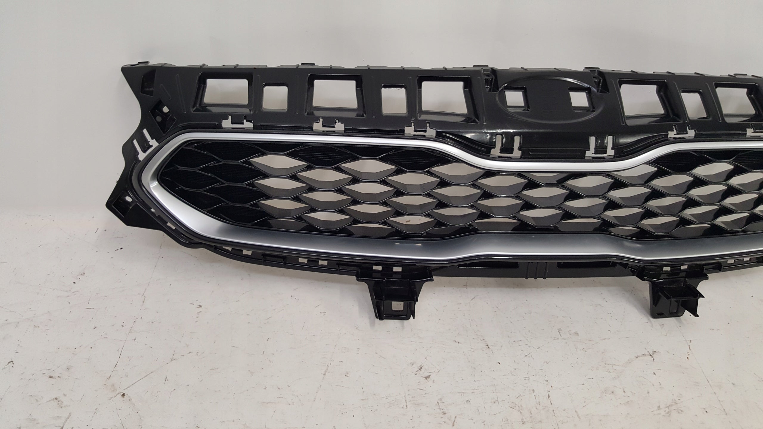 Kühlergrill Kia CEED FRONTGRILL 86350J7700 Kühlergitter