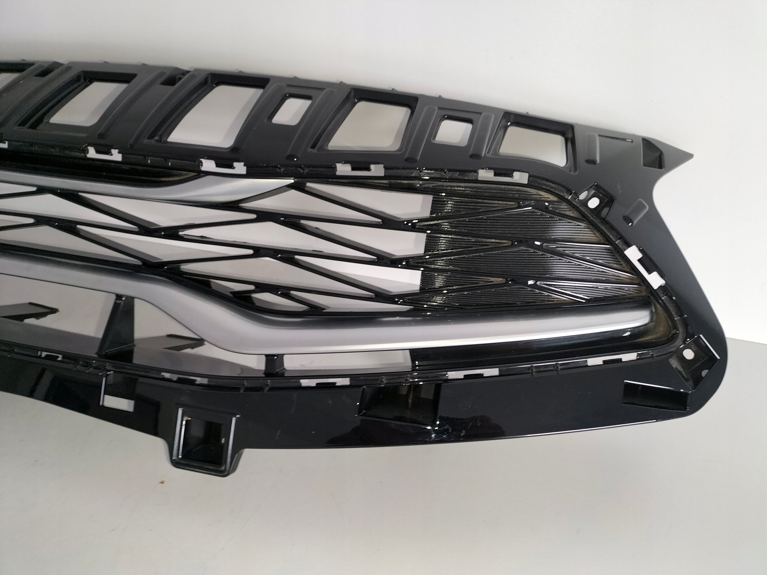 Kühlergrill Kia CEED FRONTGRILL 86350J7DB0 Kühlergitter