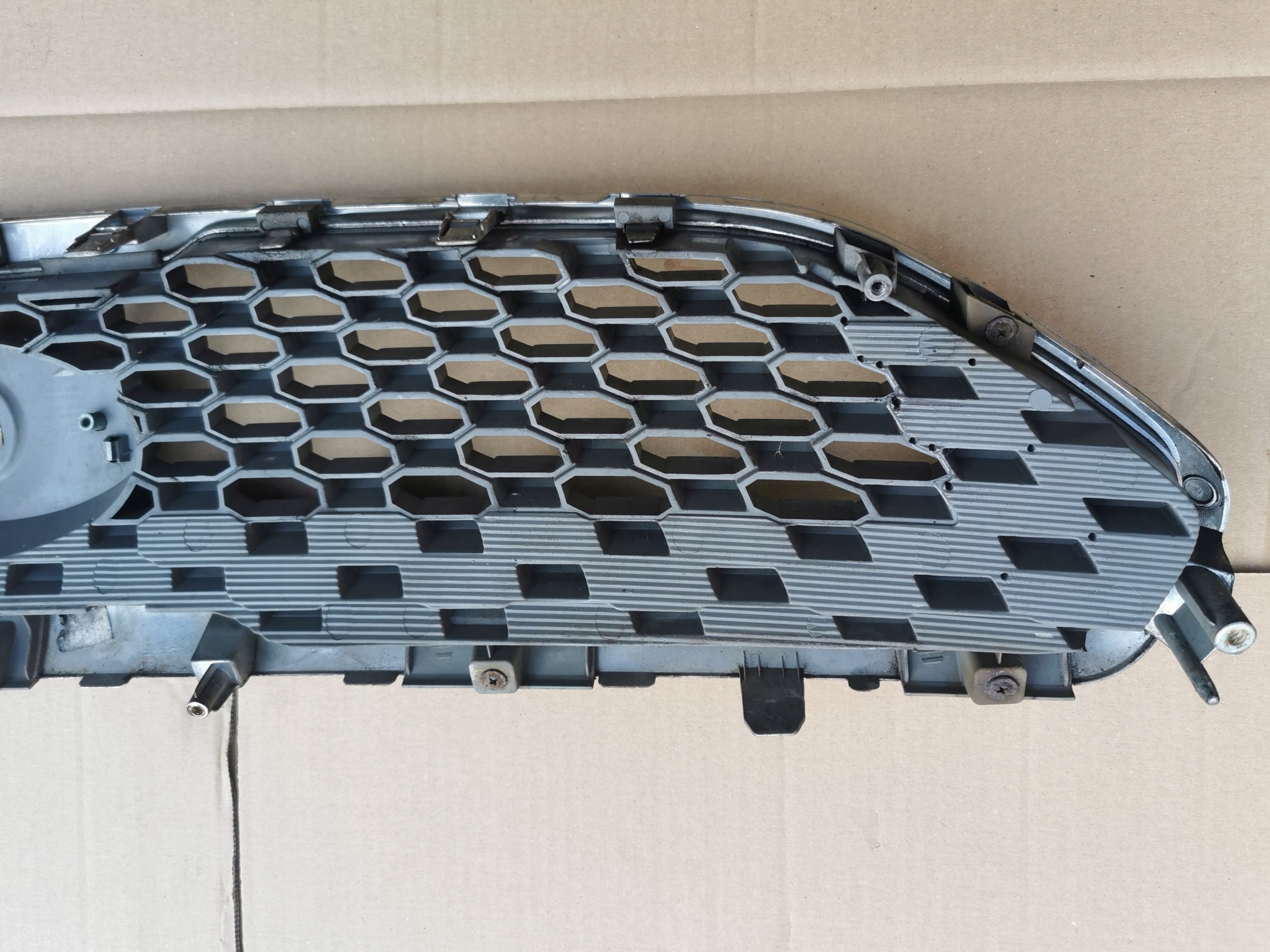 Kühlergrill Kia VENGA DE FRONTGRILL 863511P010 Kühlergitter