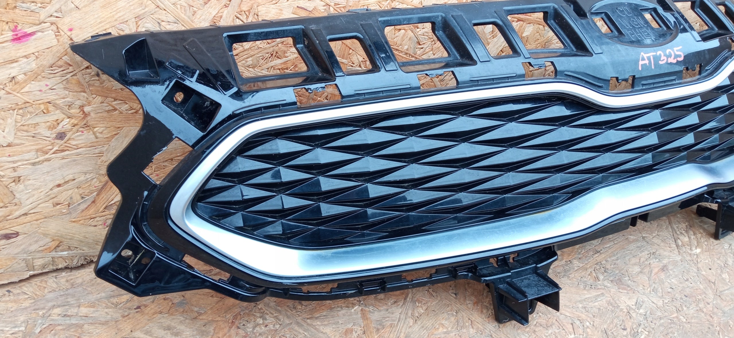 Kühlergrill Kia YB CEED FRONTGRILL 86351CR000 Kühlergitter