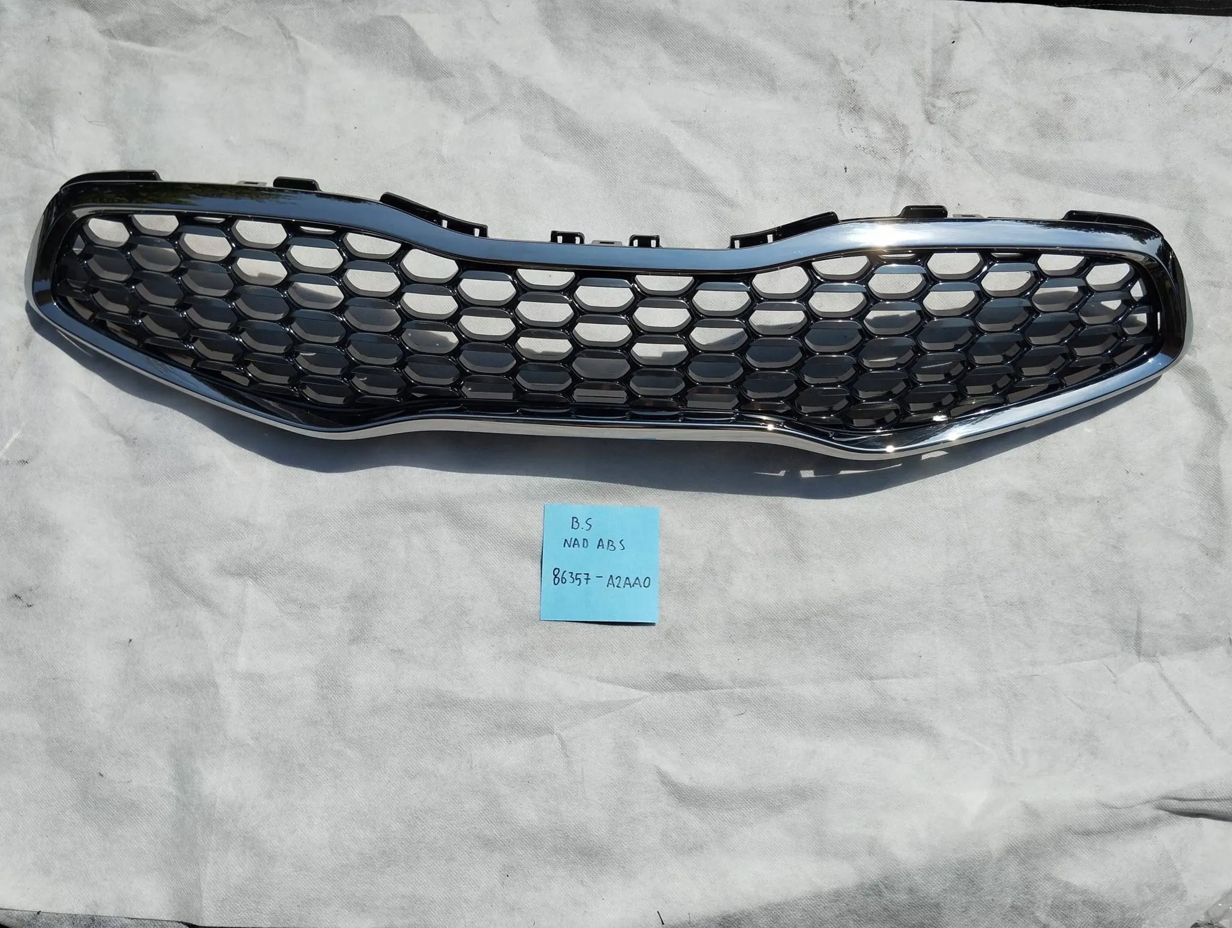 Kühlergrill Kia CEED FRONTGRILL 86357A2AA0 Kühlergitter