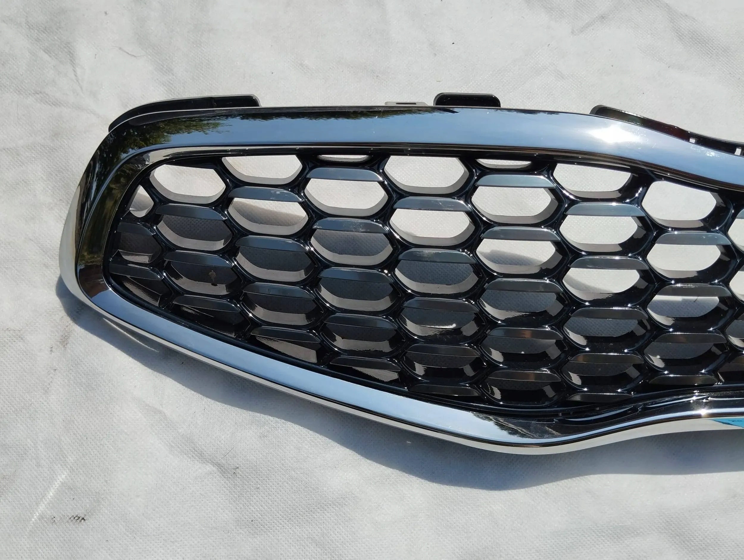 Kühlergrill Kia CEED FRONTGRILL 86357A2AA0 Kühlergitter