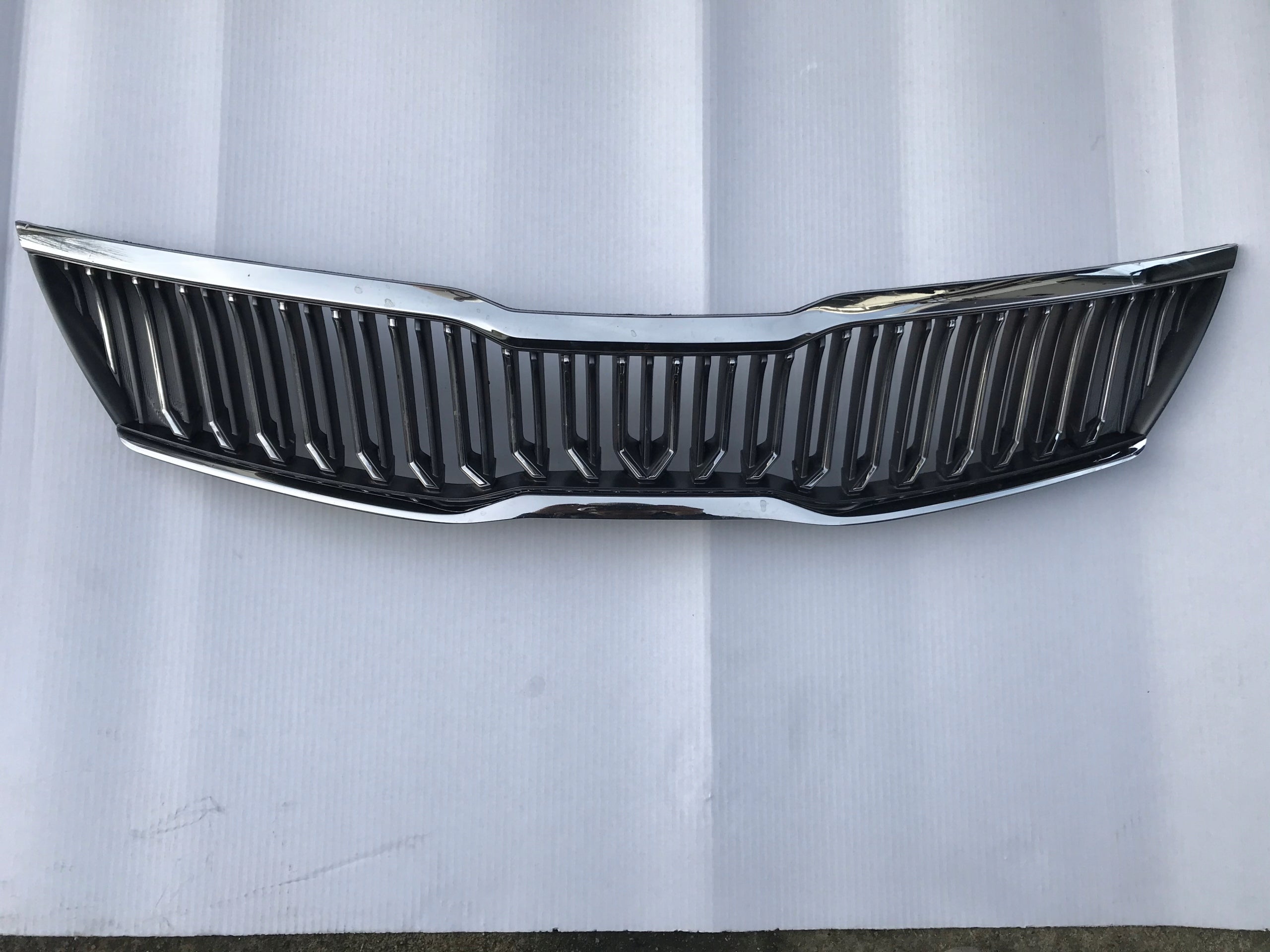 Kühlergrill Kia OPTIMA FRONTGRILL 92020ATRAP Kühlergitter