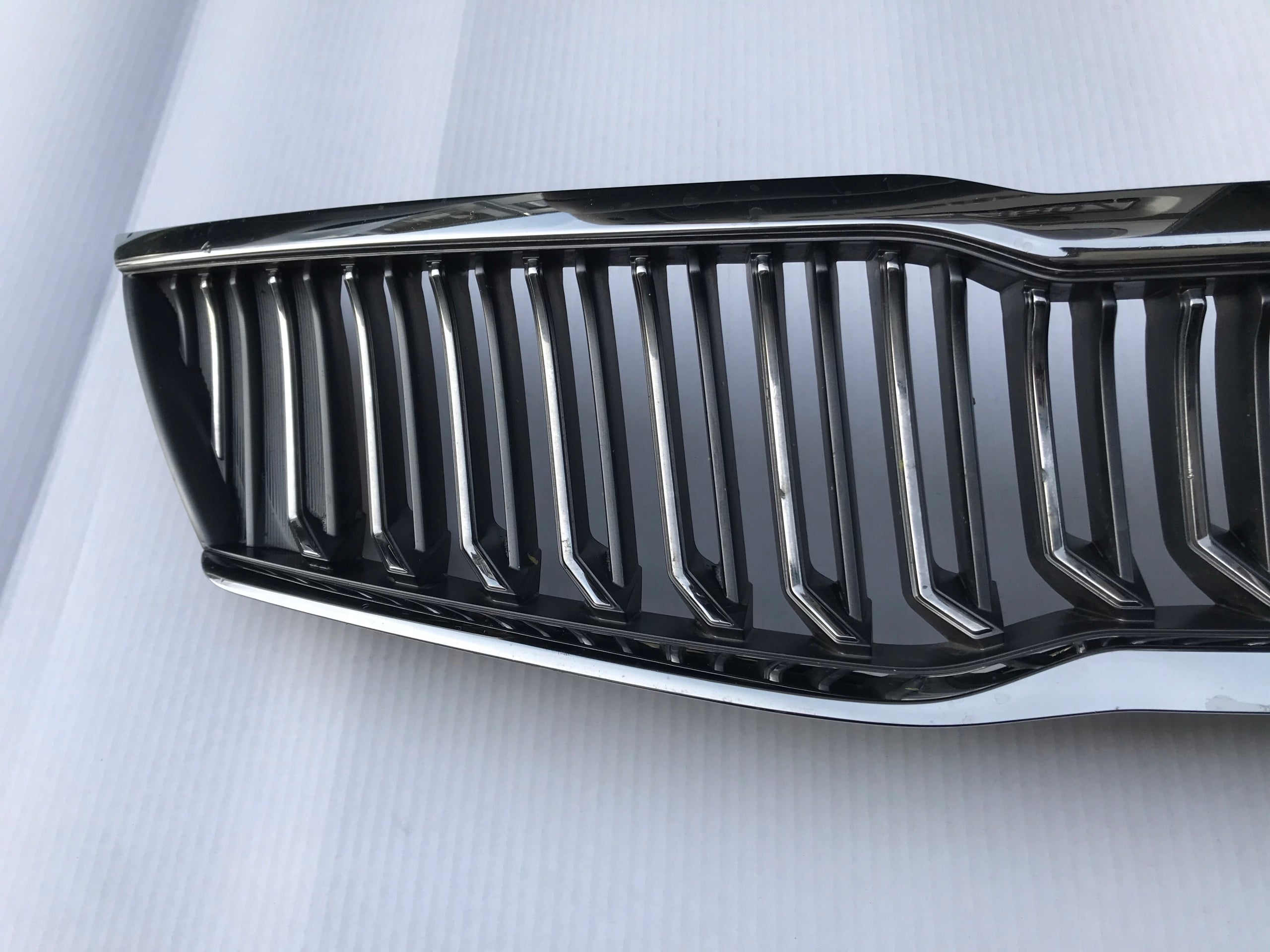 Kühlergrill Kia OPTIMA FRONTGRILL 92020ATRAP Kühlergitter