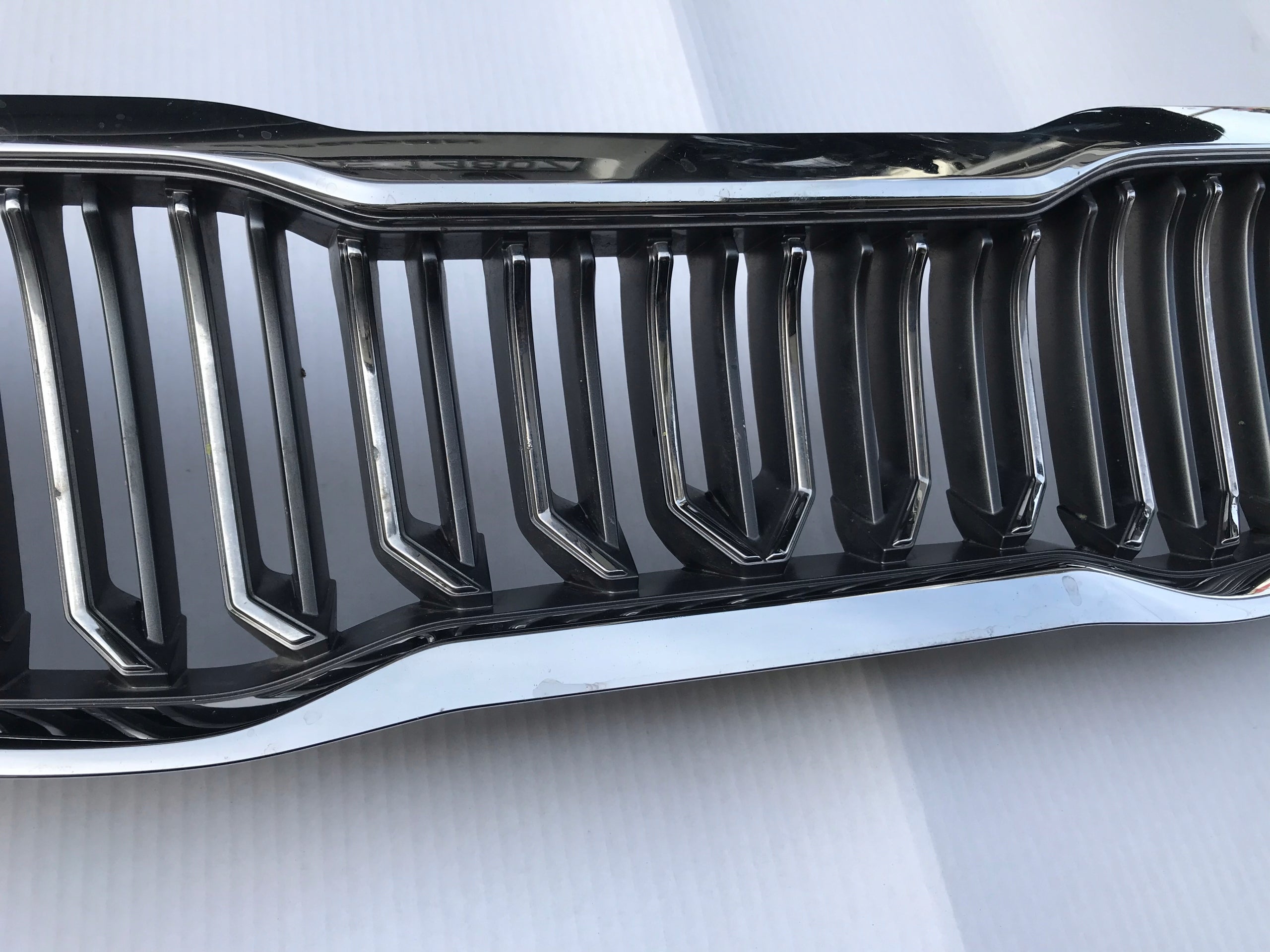 Kühlergrill Kia OPTIMA FRONTGRILL 92020ATRAP Kühlergitter