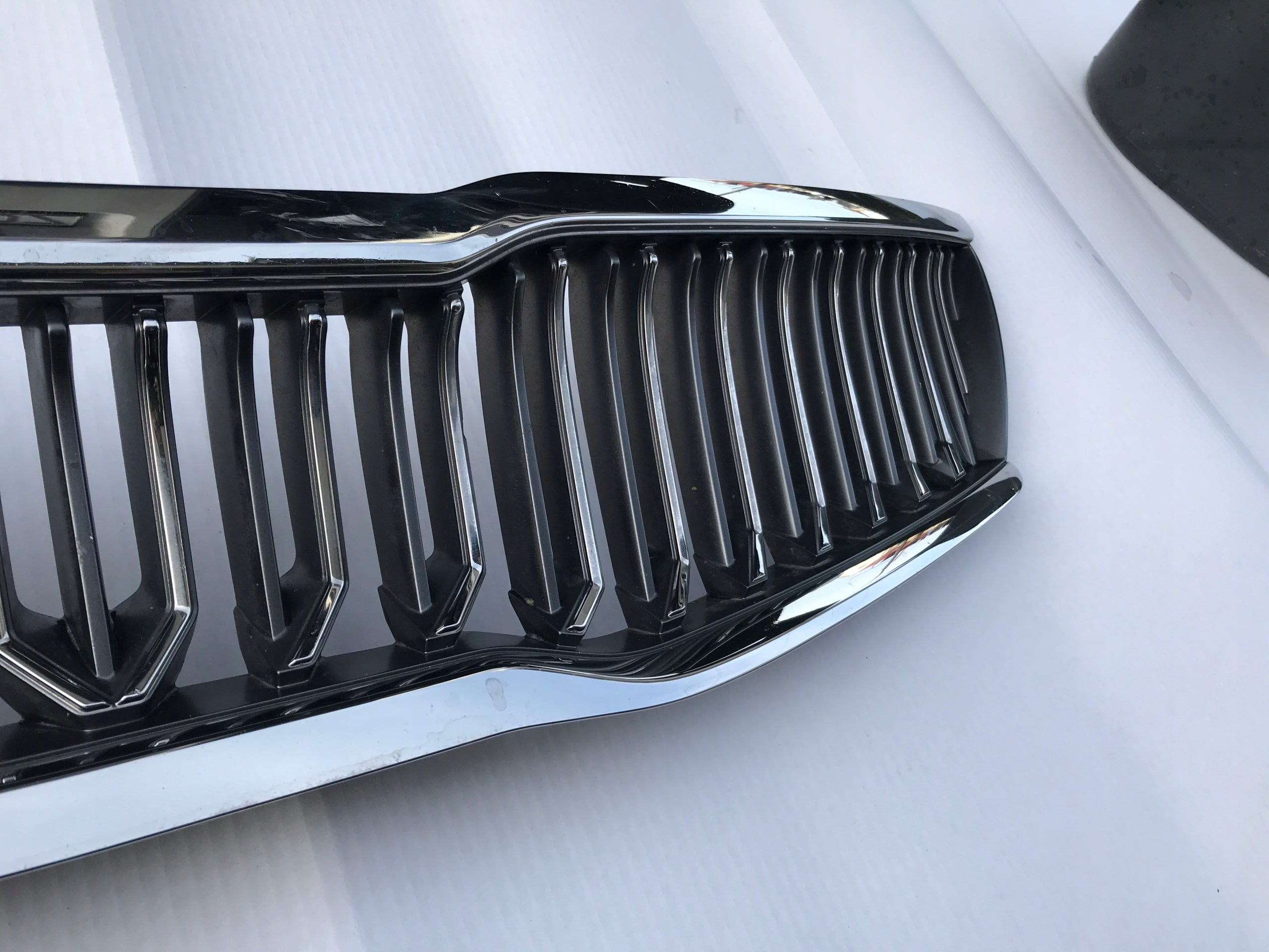 Kühlergrill Kia OPTIMA FRONTGRILL 92020ATRAP Kühlergitter