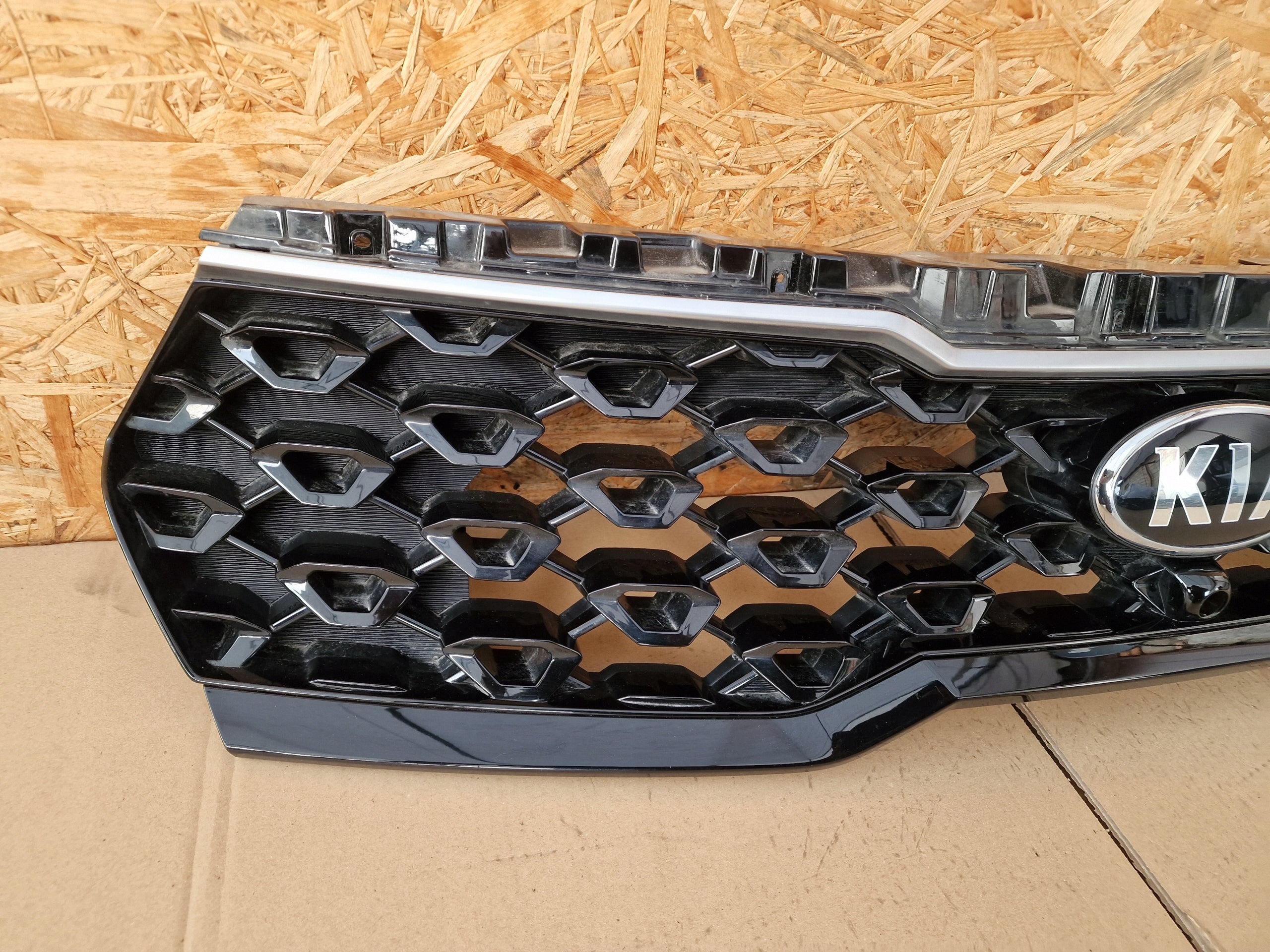 Kühlergrill Kia SORENTO FRONTGRILL 86350P2110 Kühlergitter