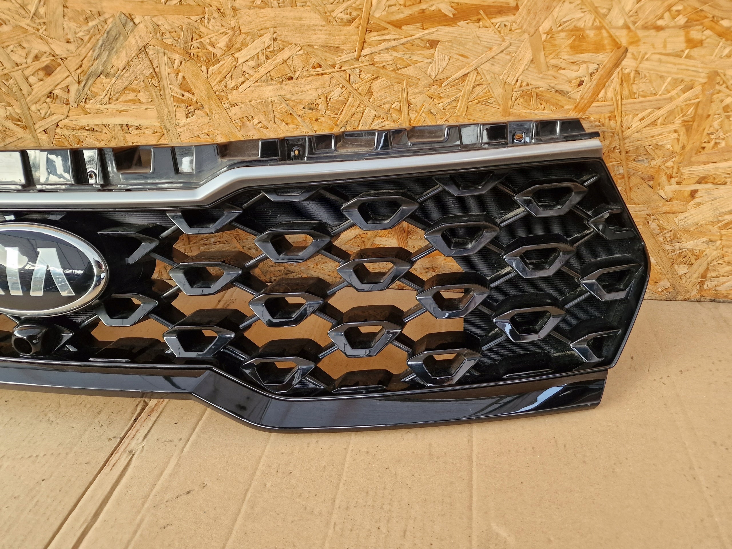 Kühlergrill Kia SORENTO FRONTGRILL 86350P2110 Kühlergitter