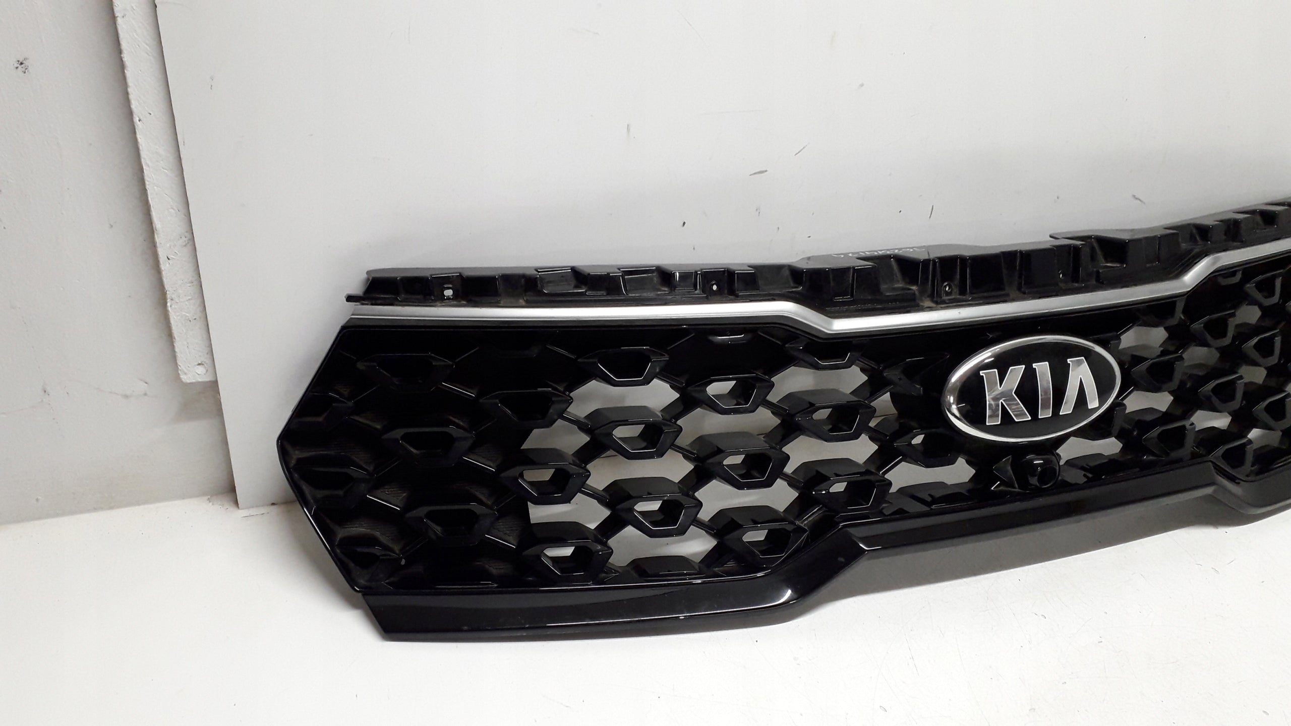 Kühlergrill Kia SORENTO FRONTGRILL 86355P2100 Kühlergitter