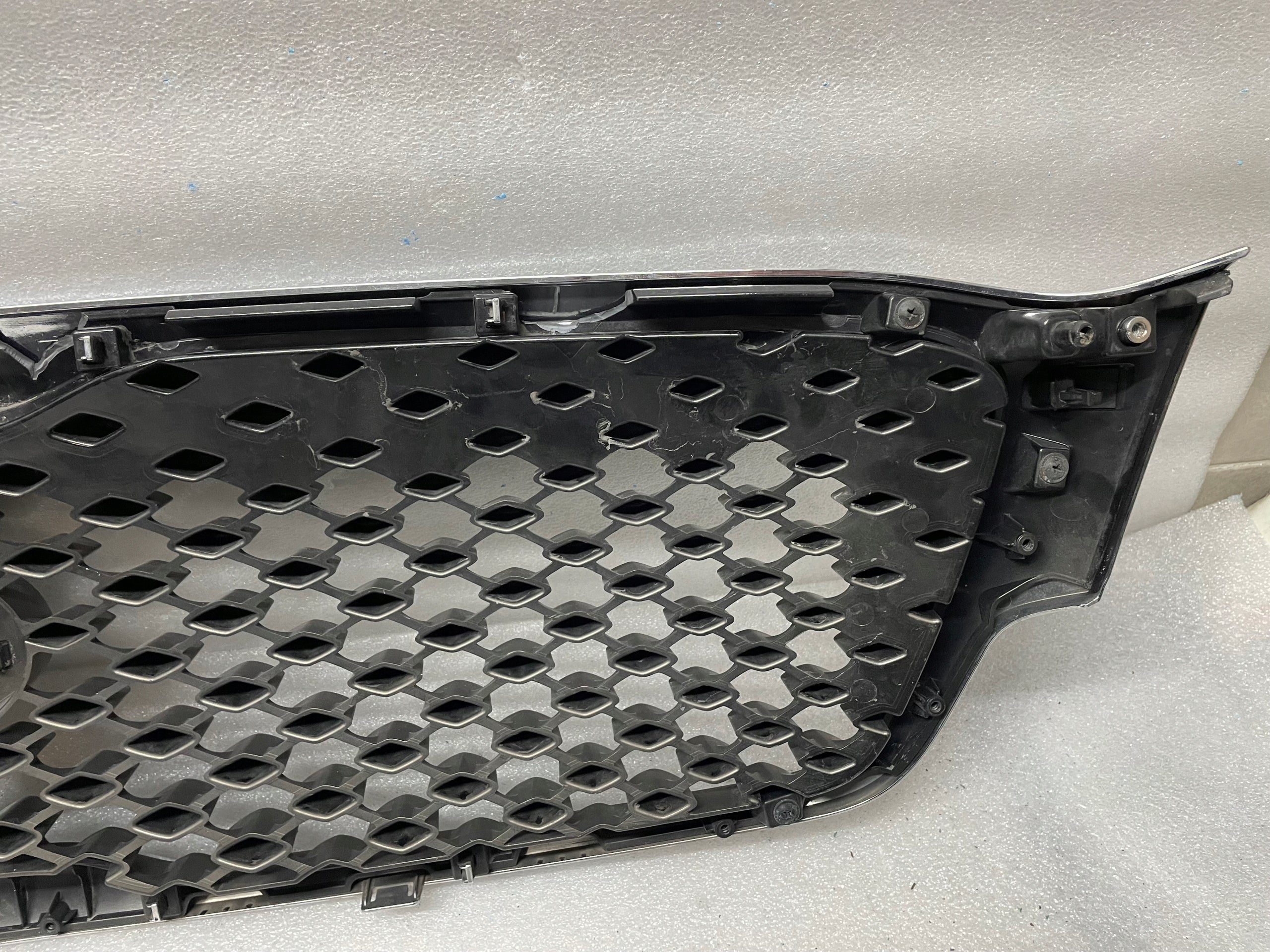 Kühlergrill Kia DE SORENTO AM FRONTGRILL 86352C5020 Kühlergitter