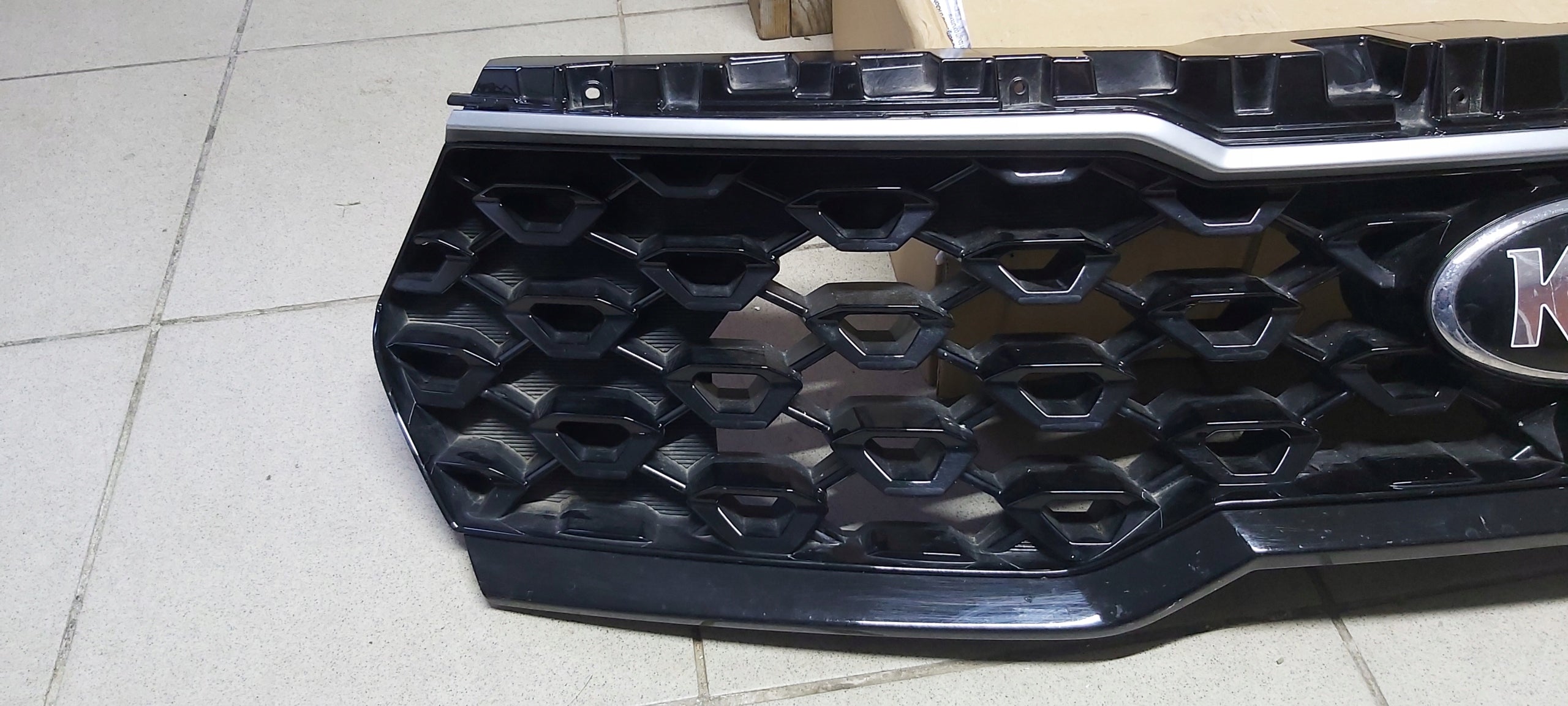 Kühlergrill Kia SORENTO FRONTGRILL 86366P2100 Kühlergitter