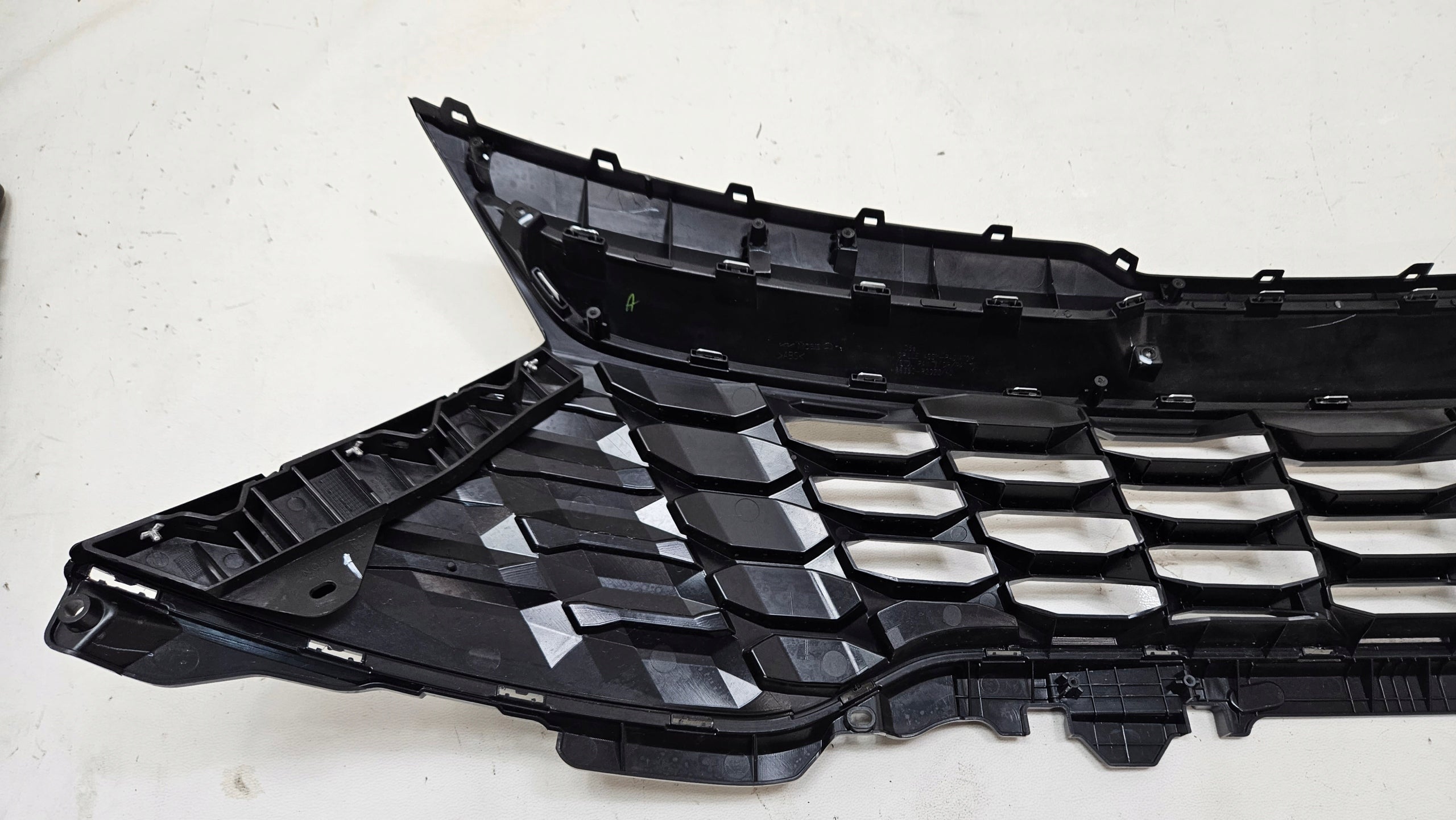 Kühlergrill Kia SPORTAGE FRONTGRILL 86350R2020 Kühlergitter