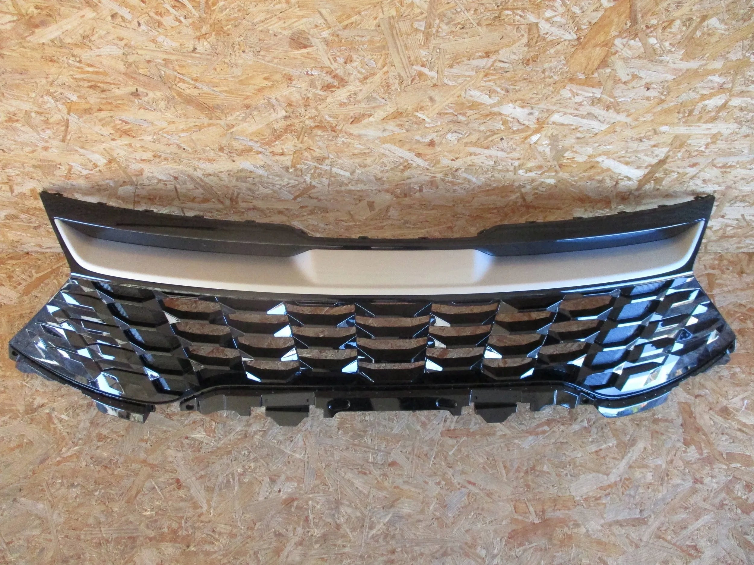 Kühlergrill Kia SPORTAGE FRONTGRILL 86350R2040 Kühlergitter