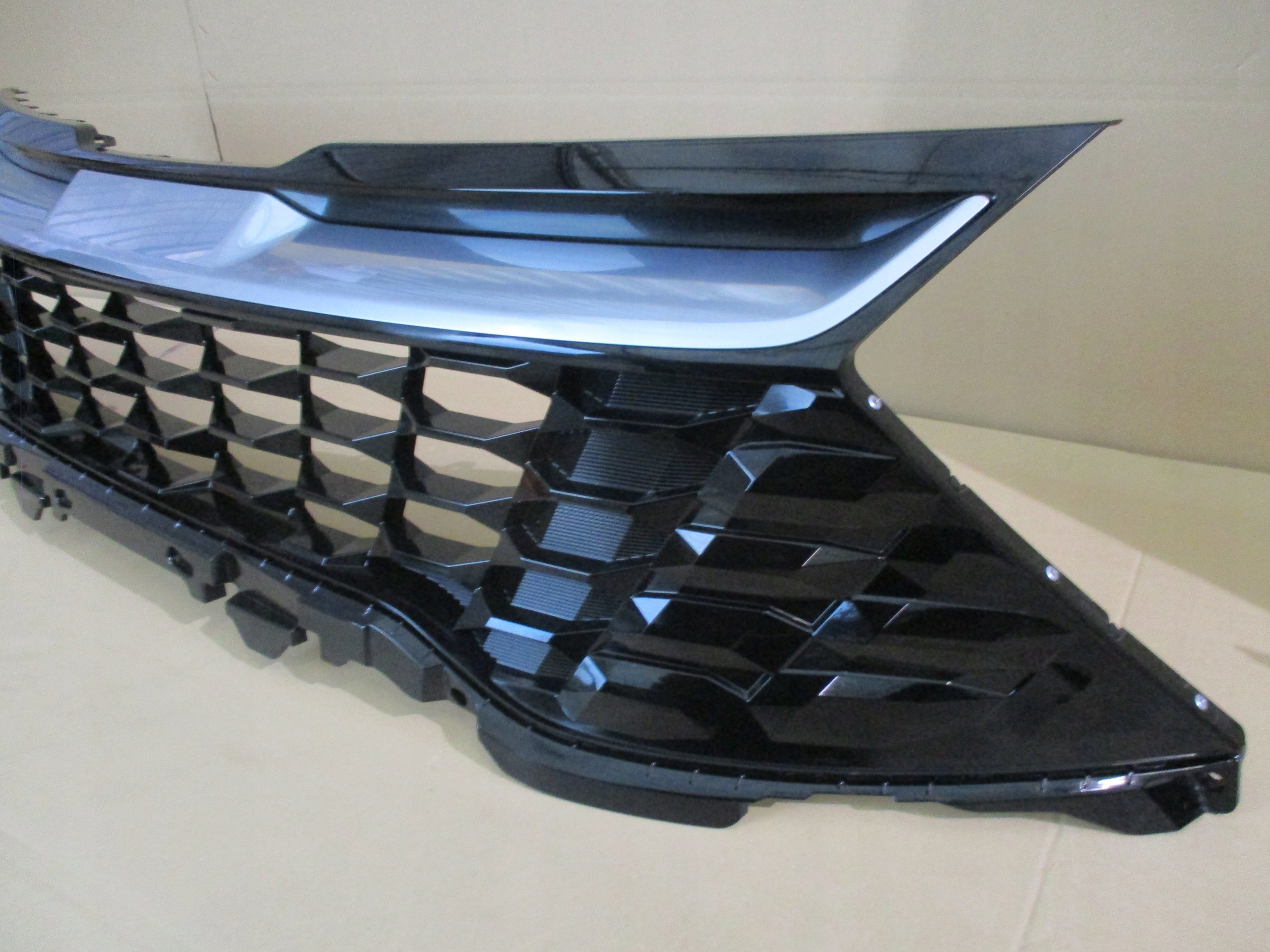 Kühlergrill Kia SPORTAGE FRONTGRILL 86351R2020 Kühlergitter