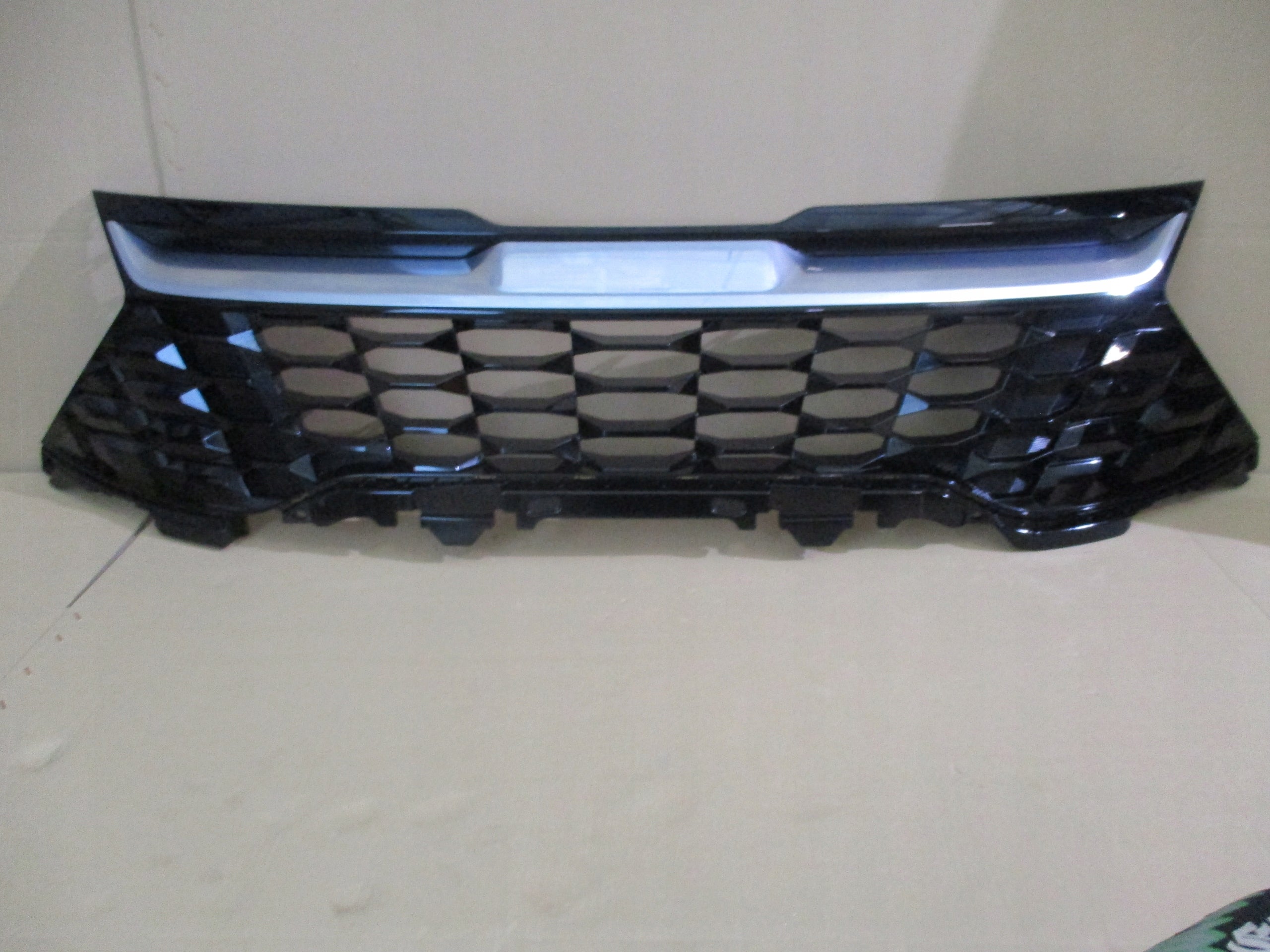 Kühlergrill Kia SPORTAGE FRONTGRILL 86351R2020 Kühlergitter