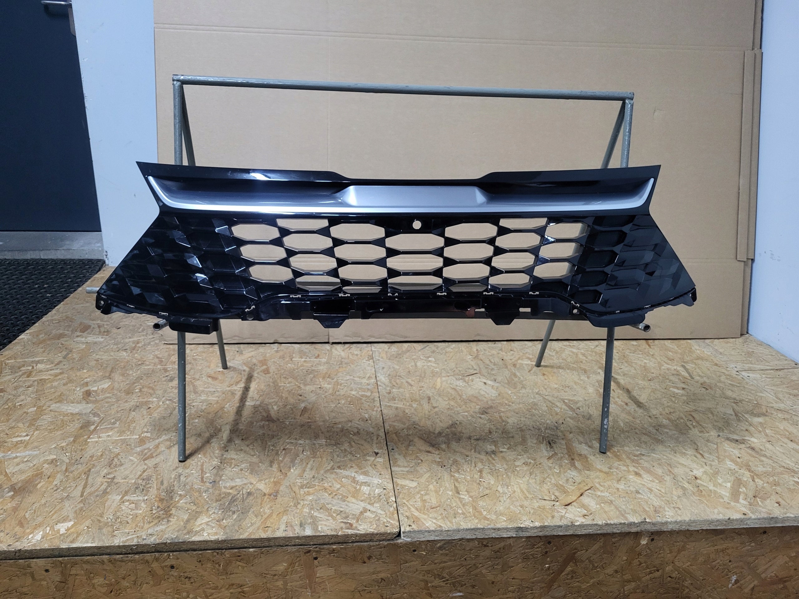 Kühlergrill Kia SPORTAGE ED FRONTGRILL 86351R2030 Kühlergitter