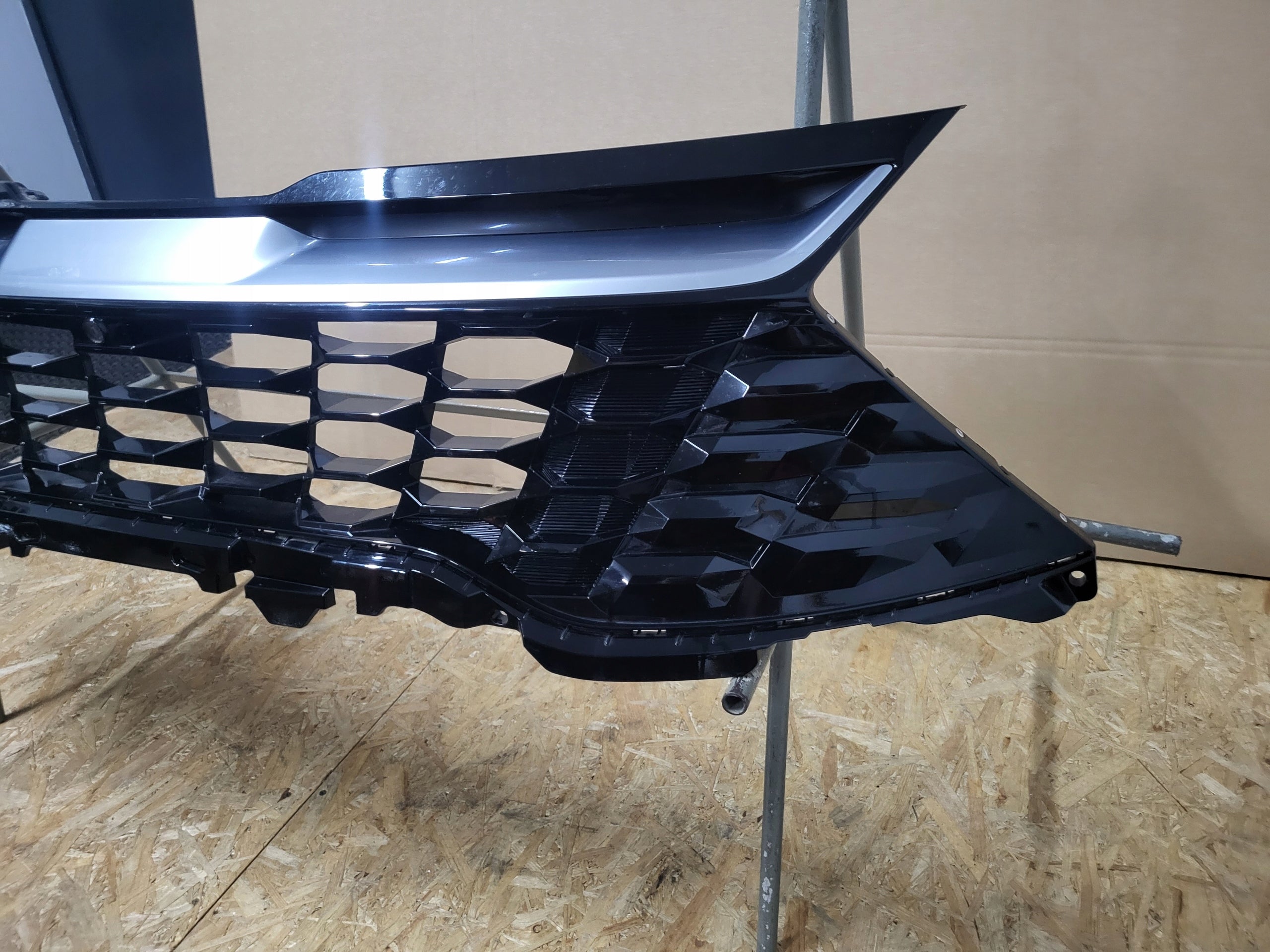 Kühlergrill Kia SPORTAGE ED FRONTGRILL 86351R2030 Kühlergitter