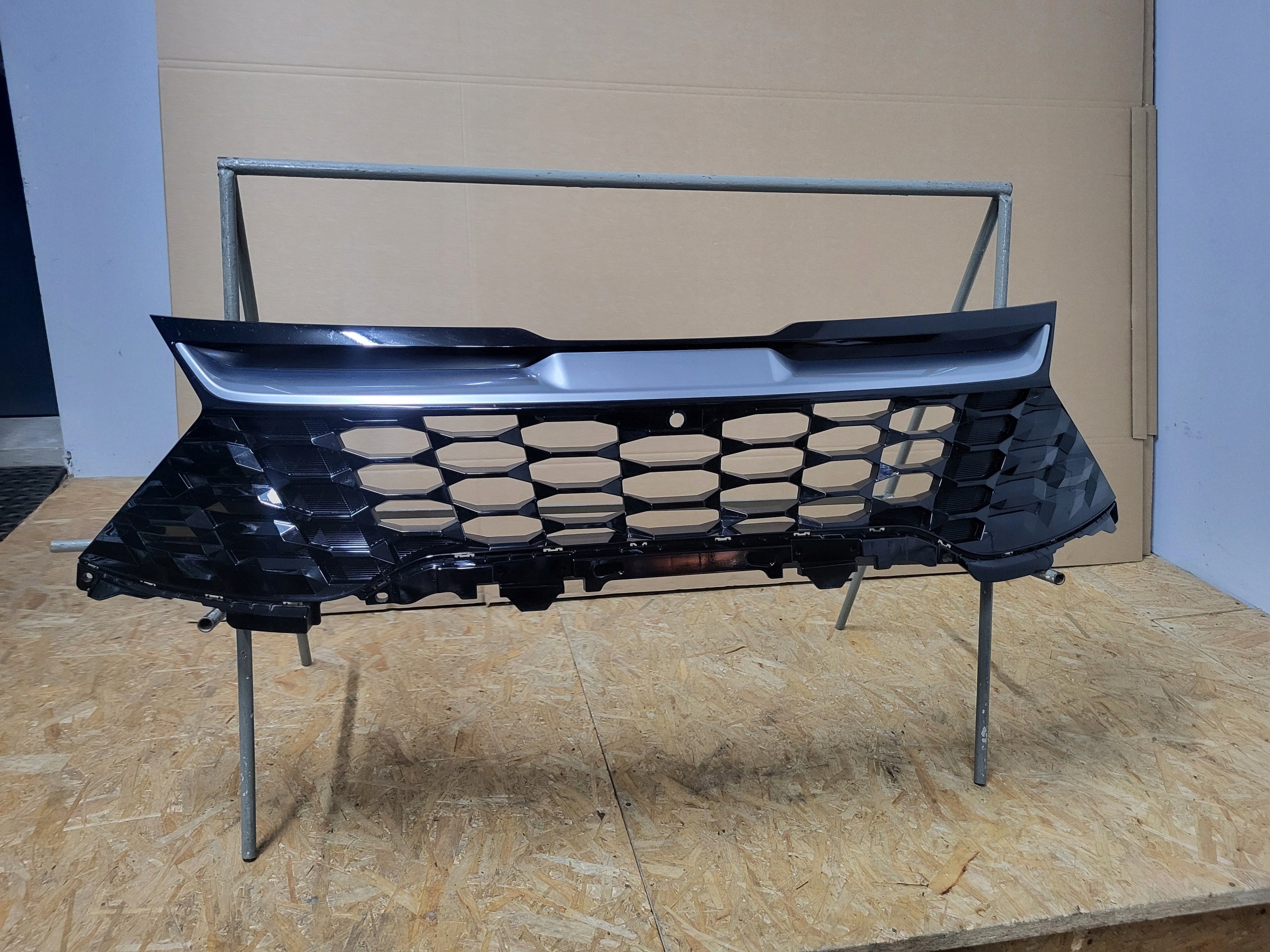 Kühlergrill Kia SPORTAGE ED FRONTGRILL 86351R2030 Kühlergitter