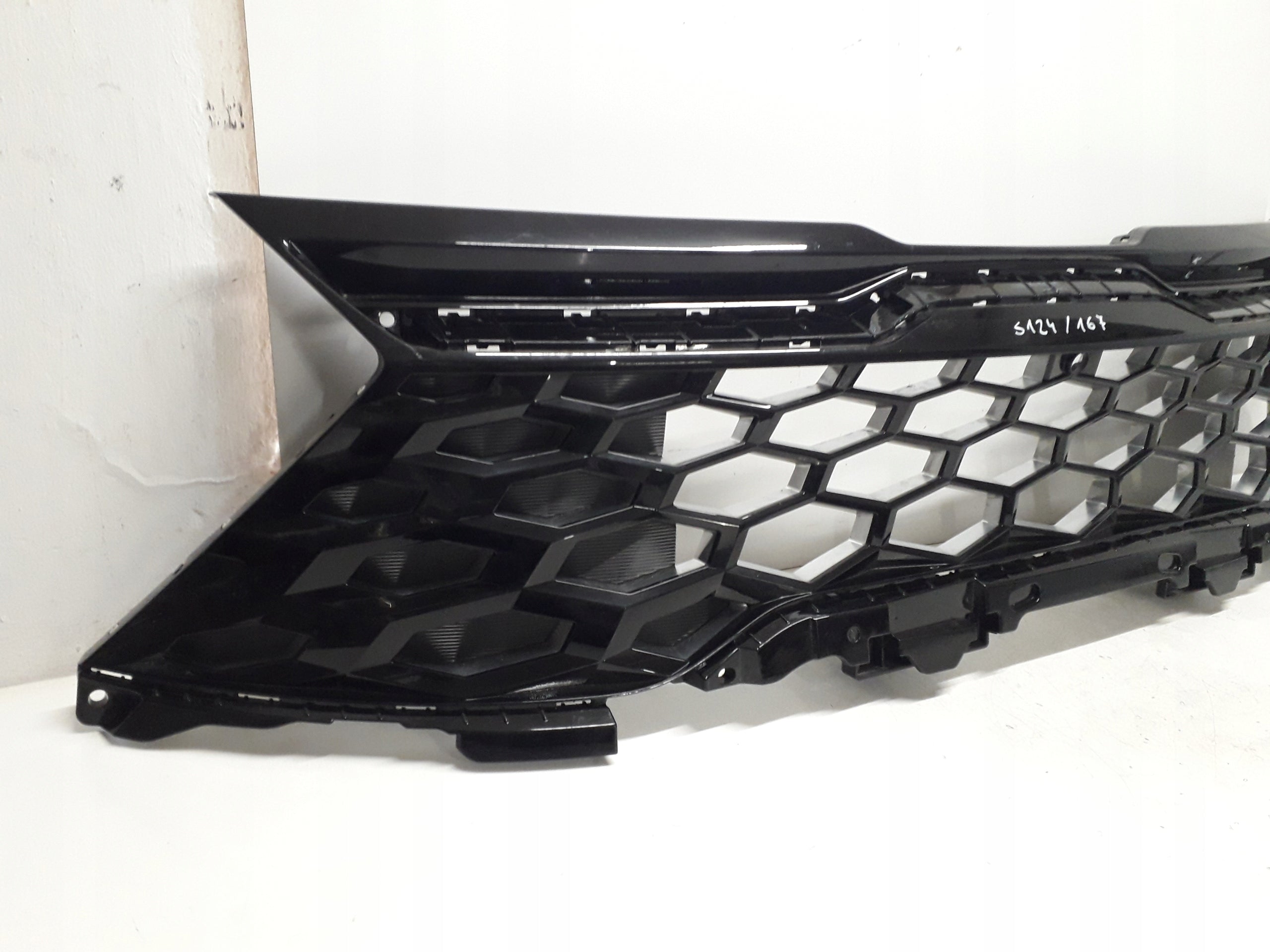 Kühlergrill Kia SPORTAGE FRONTGRILL 86351R2CB0 Kühlergitter