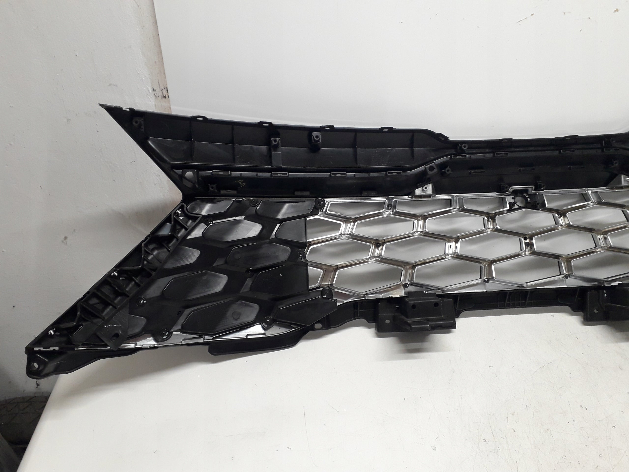 Kühlergrill Kia SPORTAGE FRONTGRILL 86351R2CB0 Kühlergitter