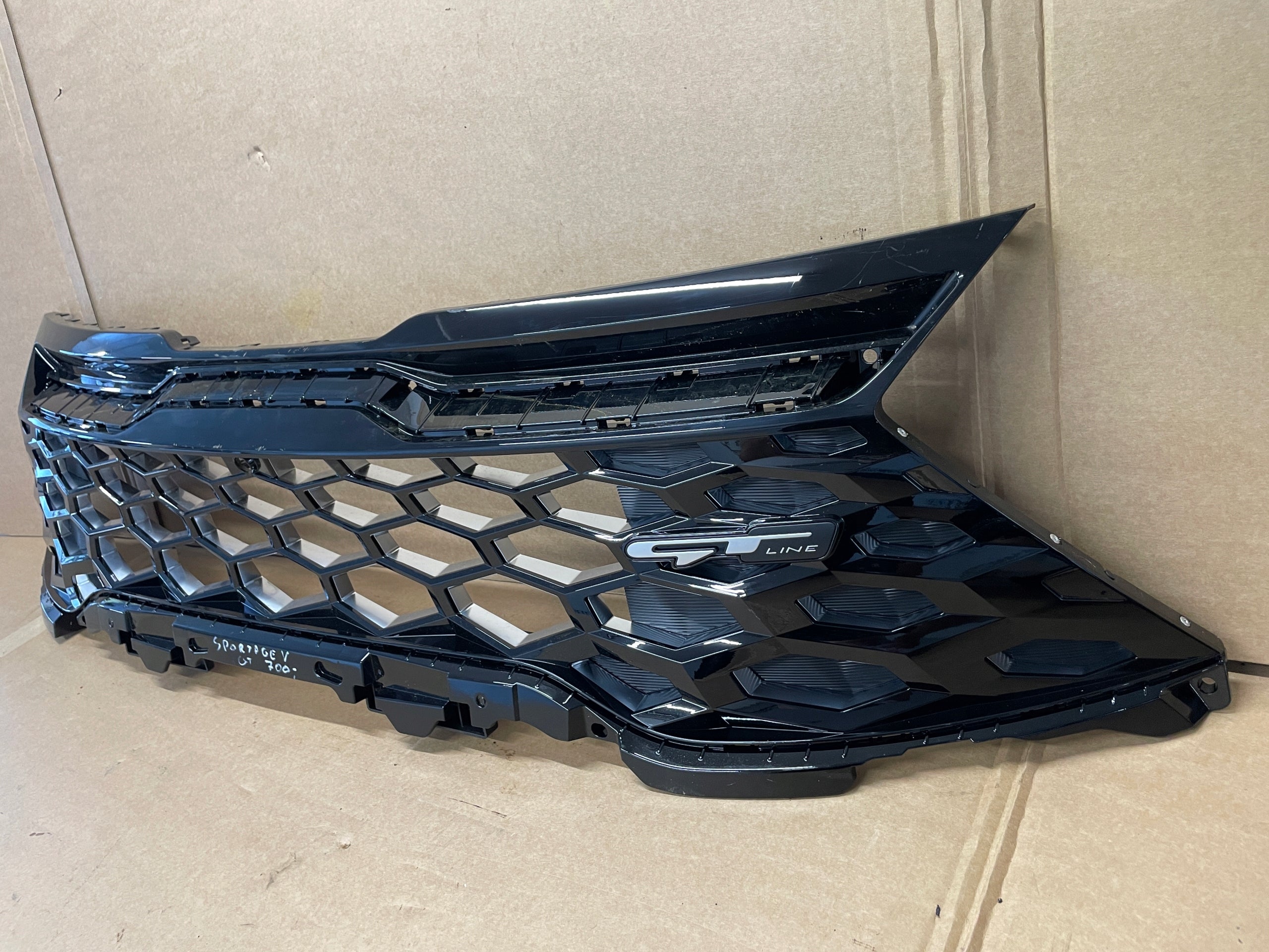 Kühlergrill Kia SPORTAGE FRONTGRILL 86368R2CA0 Kühlergitter