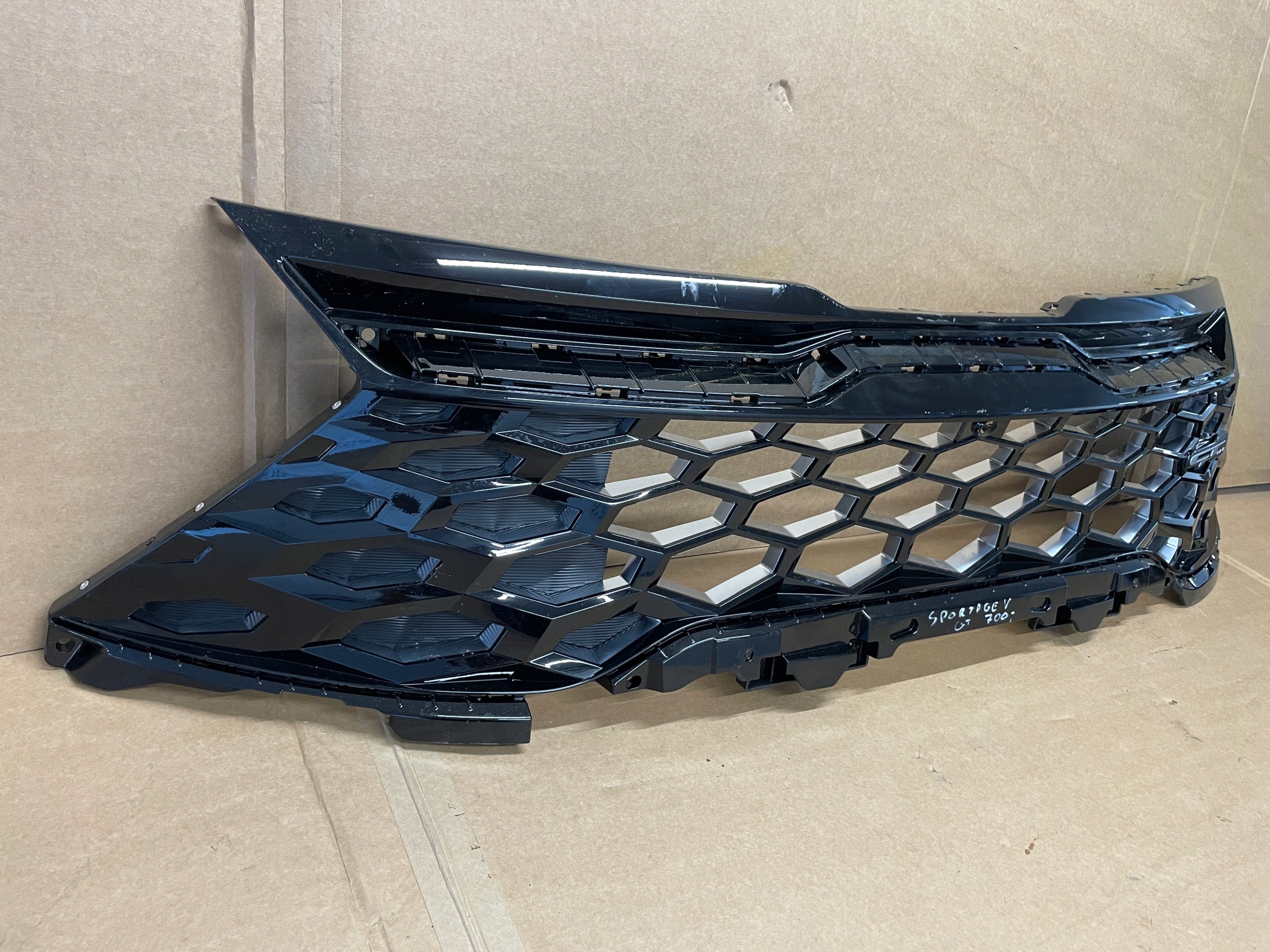 Kühlergrill Kia SPORTAGE FRONTGRILL 86368R2CA0 Kühlergitter