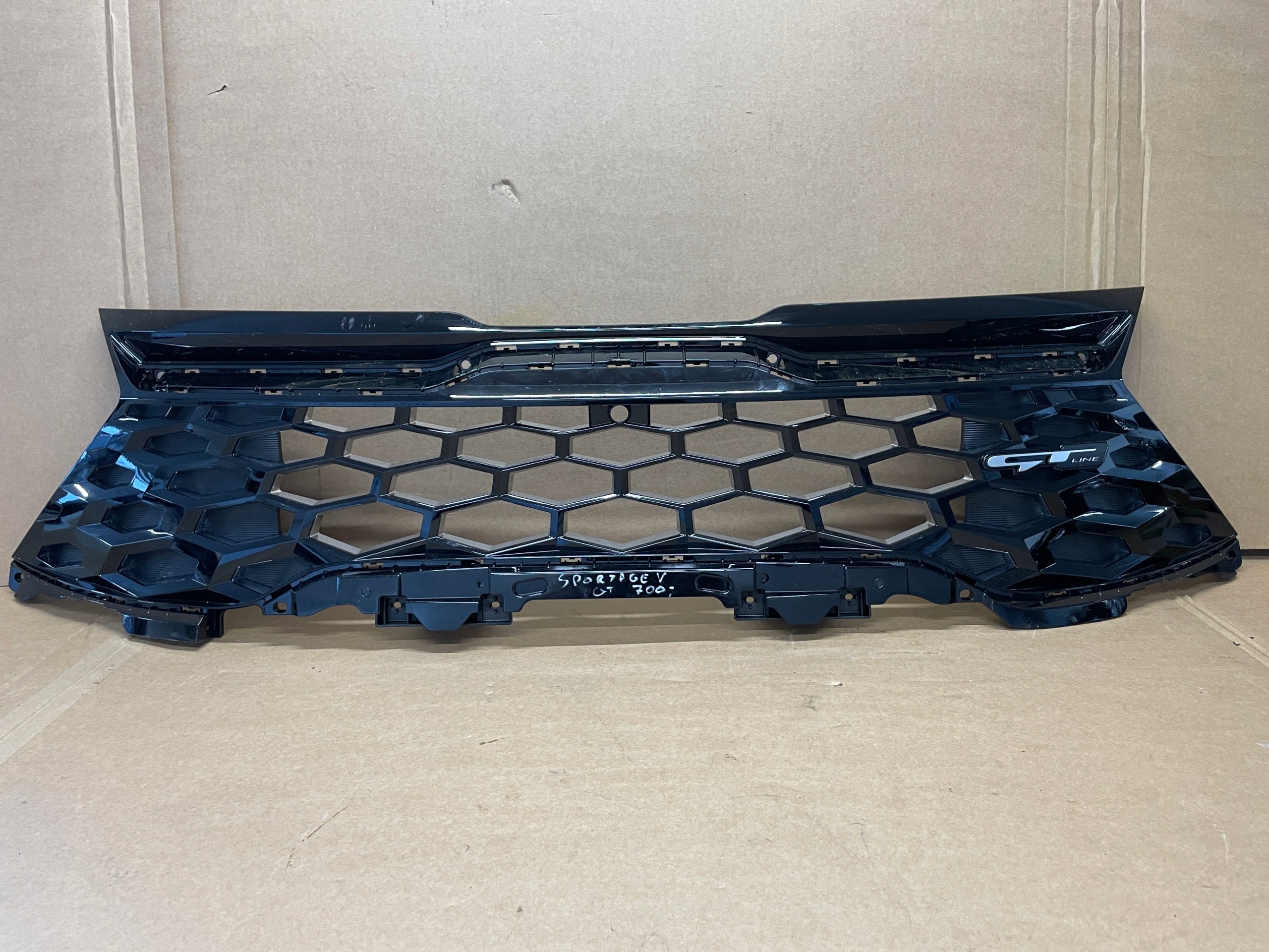 Kühlergrill Kia SPORTAGE FRONTGRILL 86368R2CA0 Kühlergitter