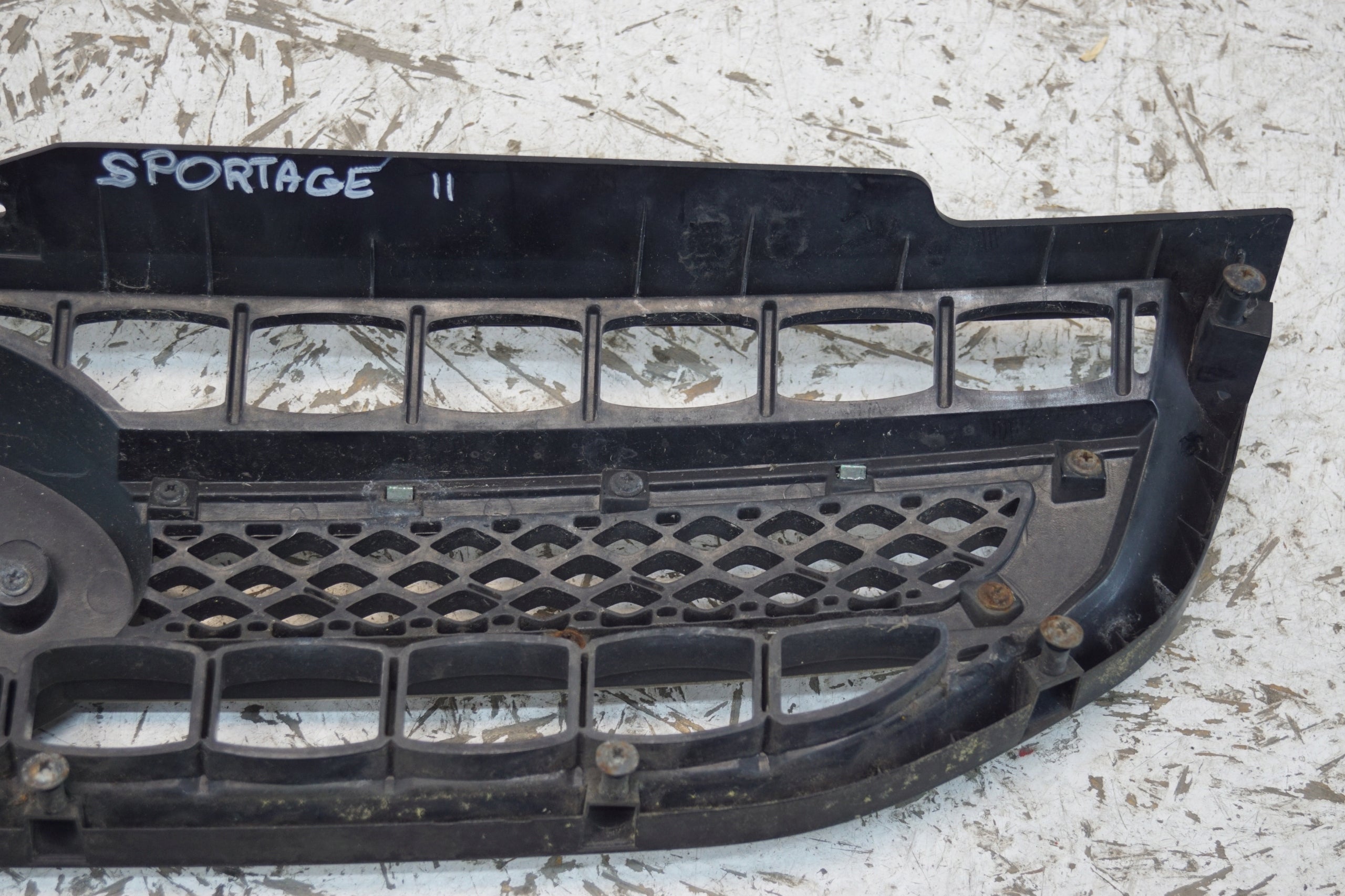 Kühlergrill Kia SPORTAGE FRONTGRILL 863501F520 Kühlergitter