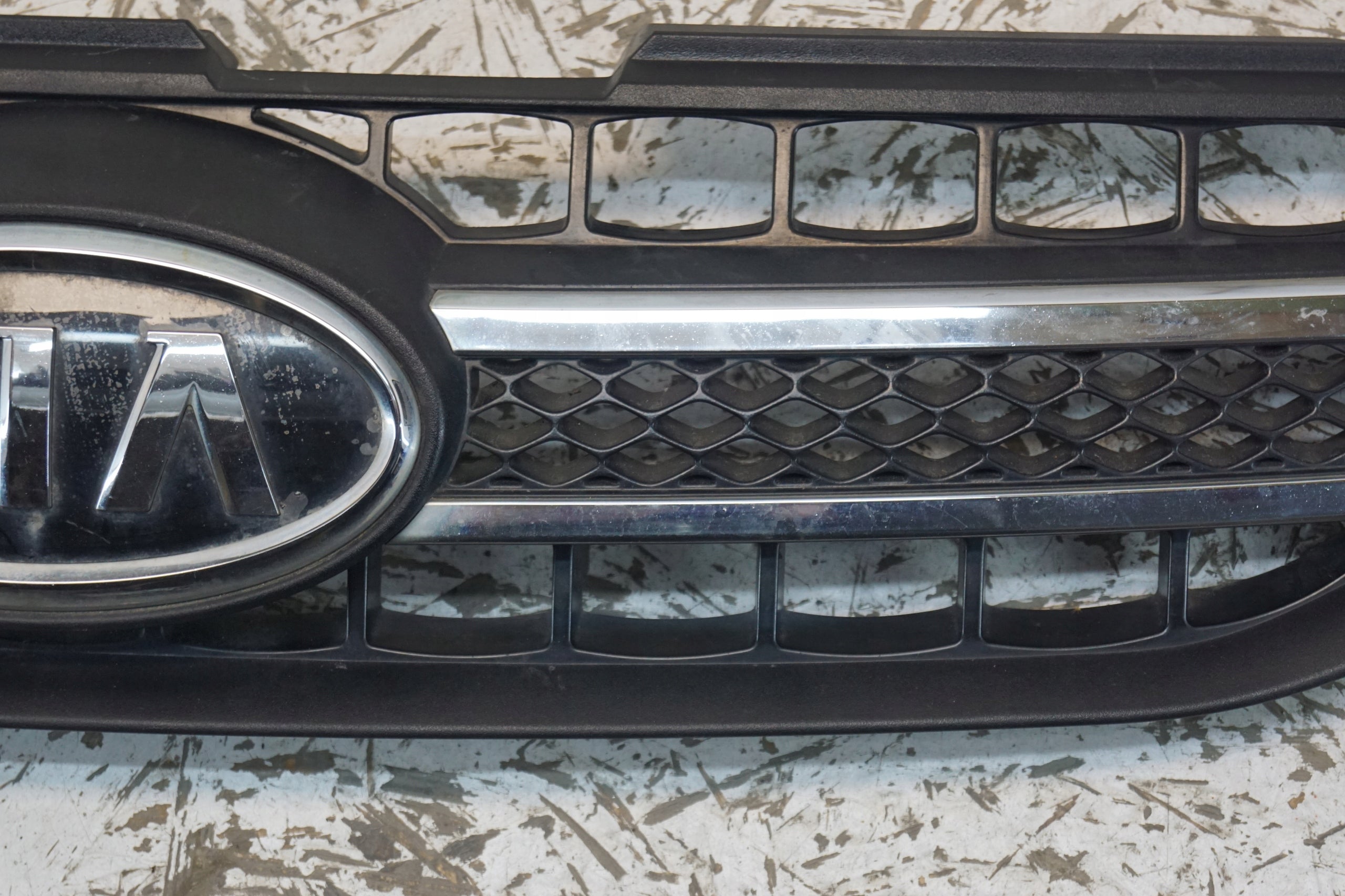 Kühlergrill Kia SPORTAGE FRONTGRILL 863501F520 Kühlergitter