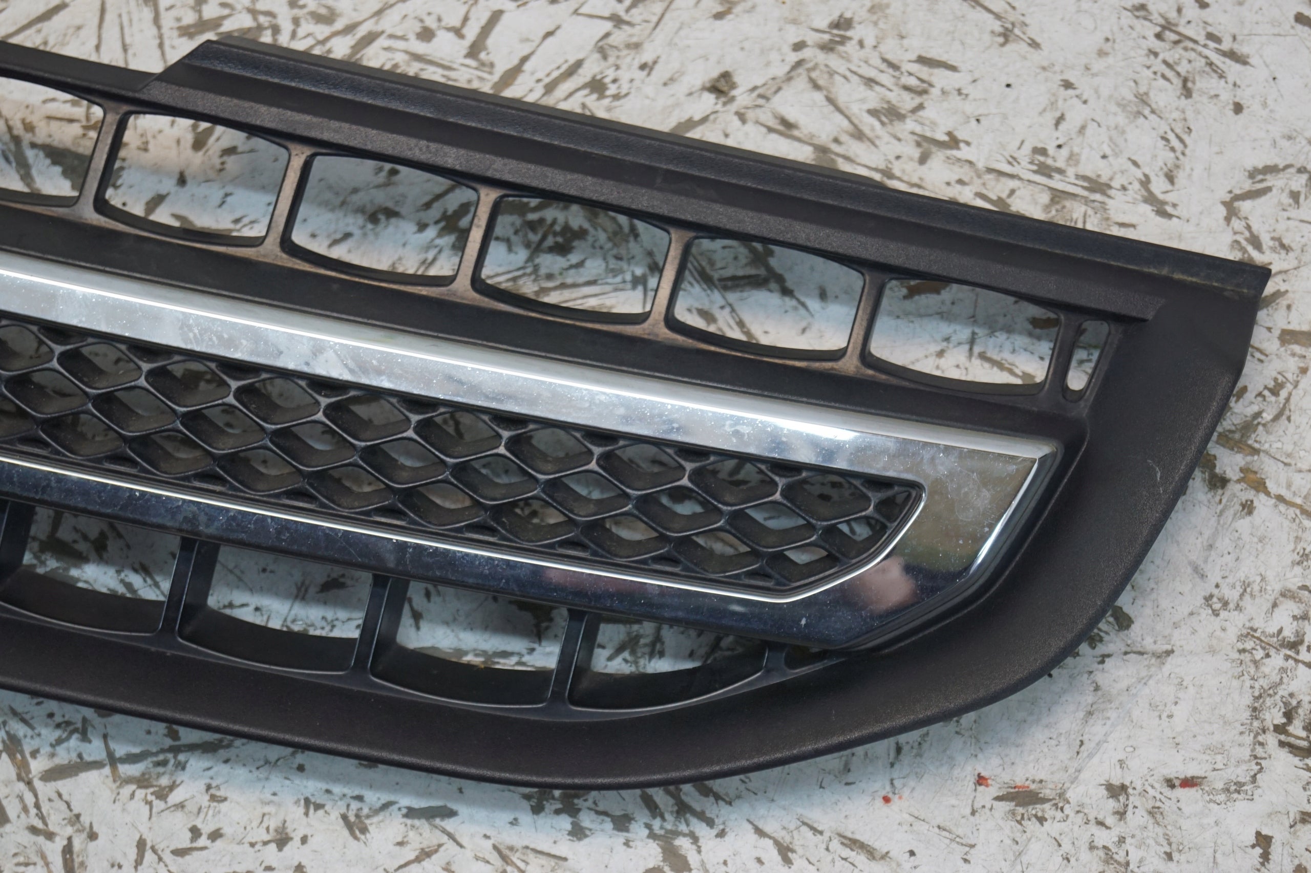 Kühlergrill Kia SPORTAGE FRONTGRILL 863501F520 Kühlergitter