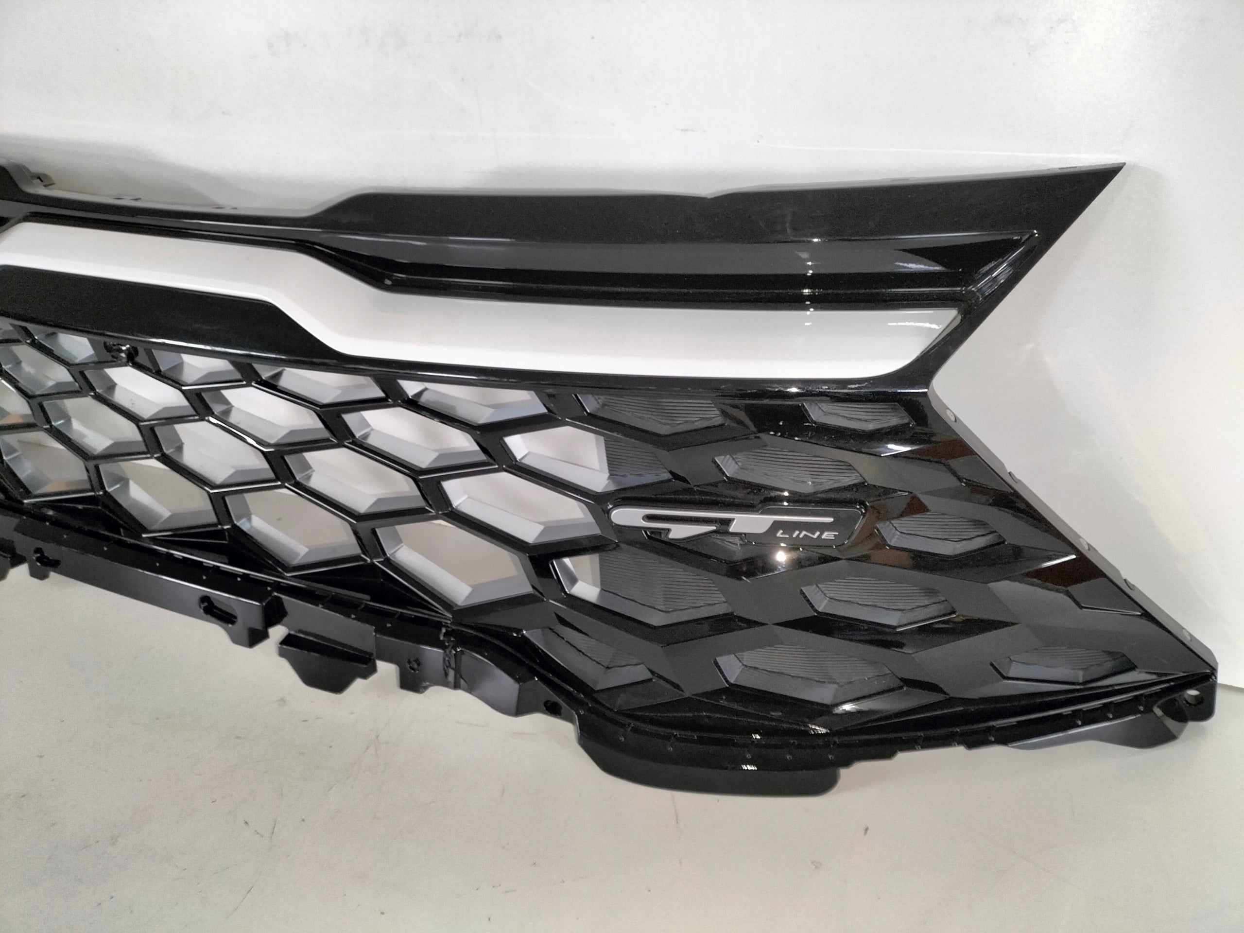 Kühlergrill Kia SPORTAGE FRONTGRILL 86351R2CB0 Kühlergitter