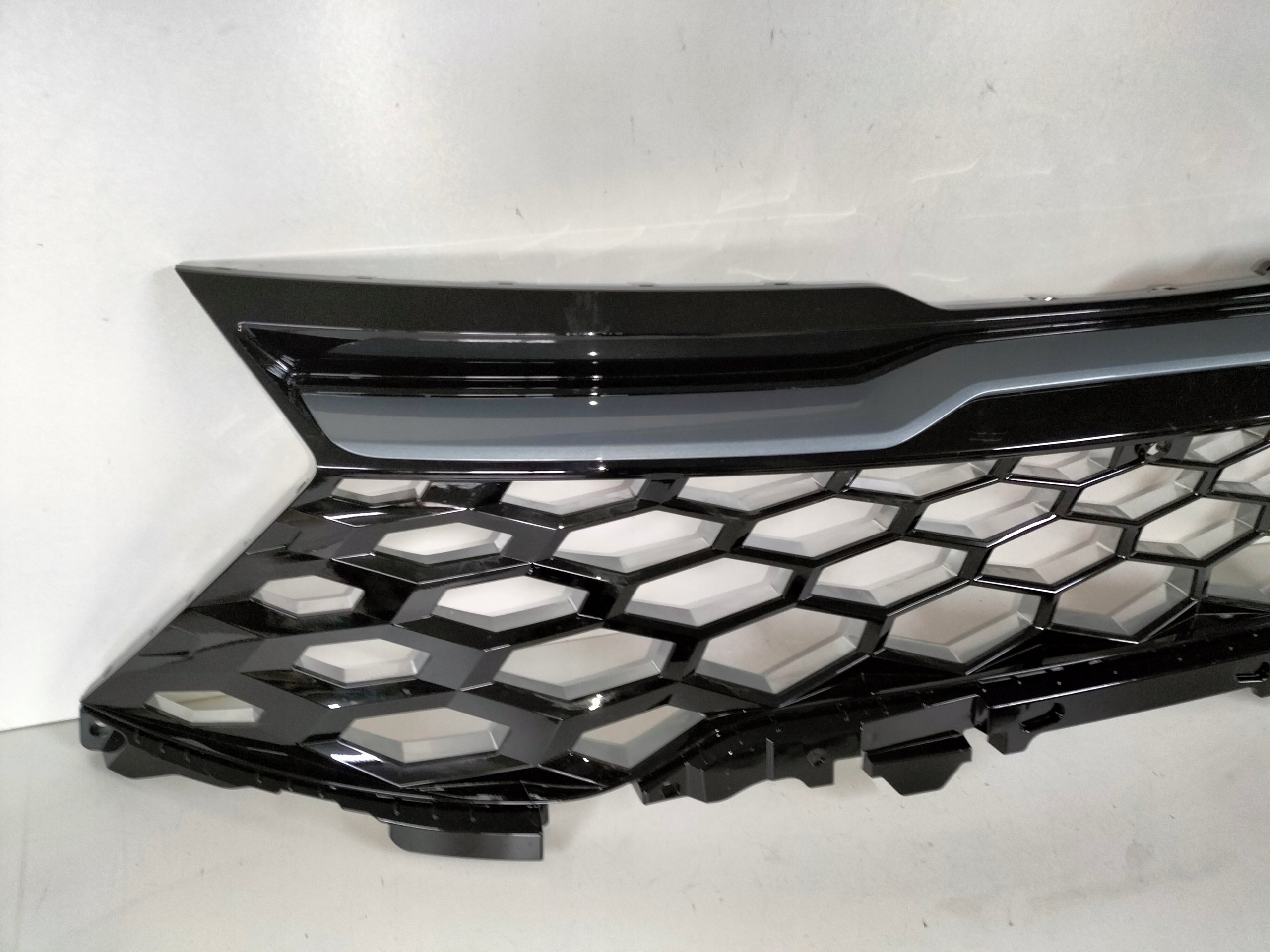 Kühlergrill Kia SPORTAGE FRONTGRILL 86351R2CB0 Kühlergitter