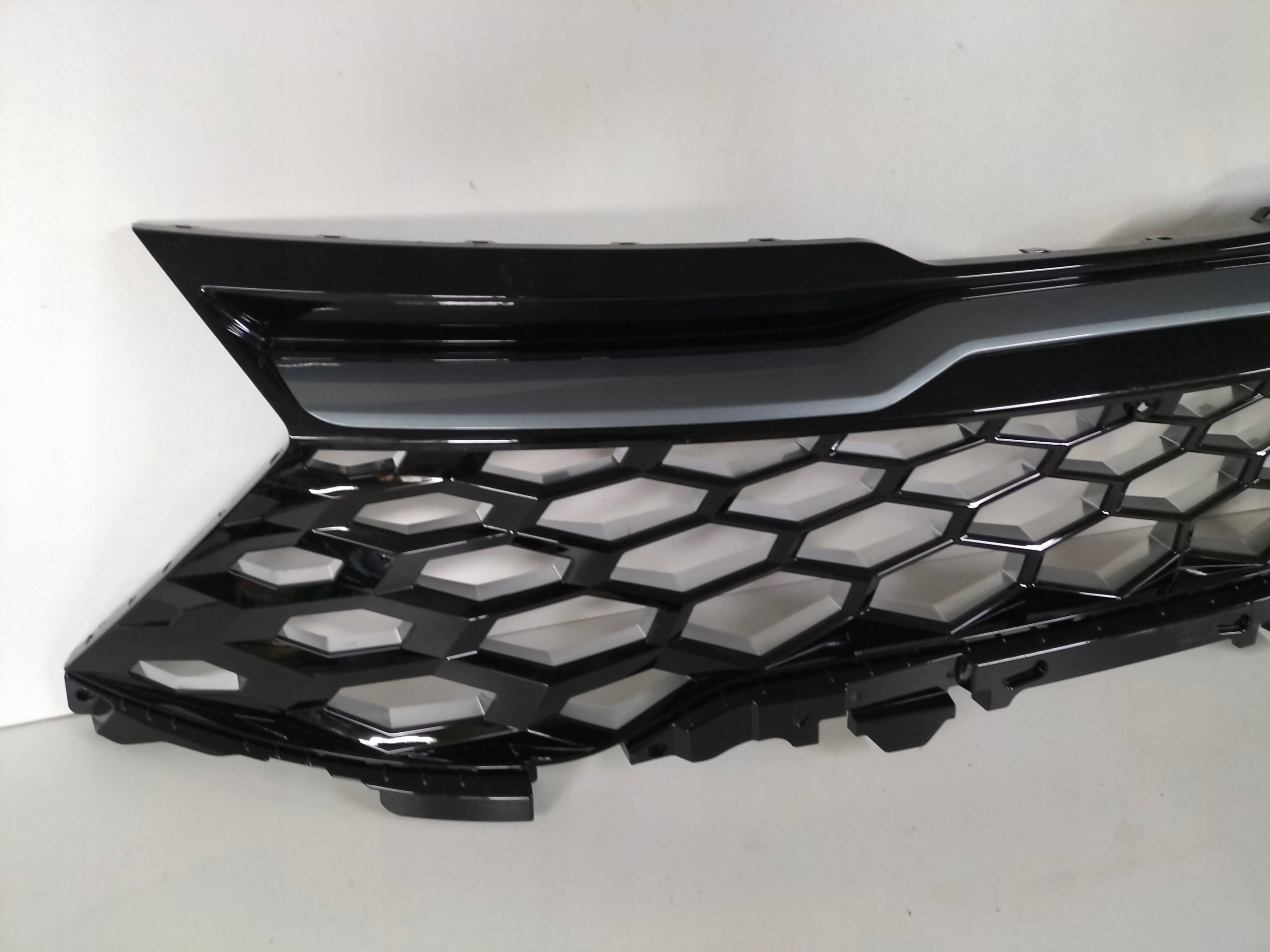 Kühlergrill Kia SPORTAGE FRONTGRILL 86351R2CB0 Kühlergitter