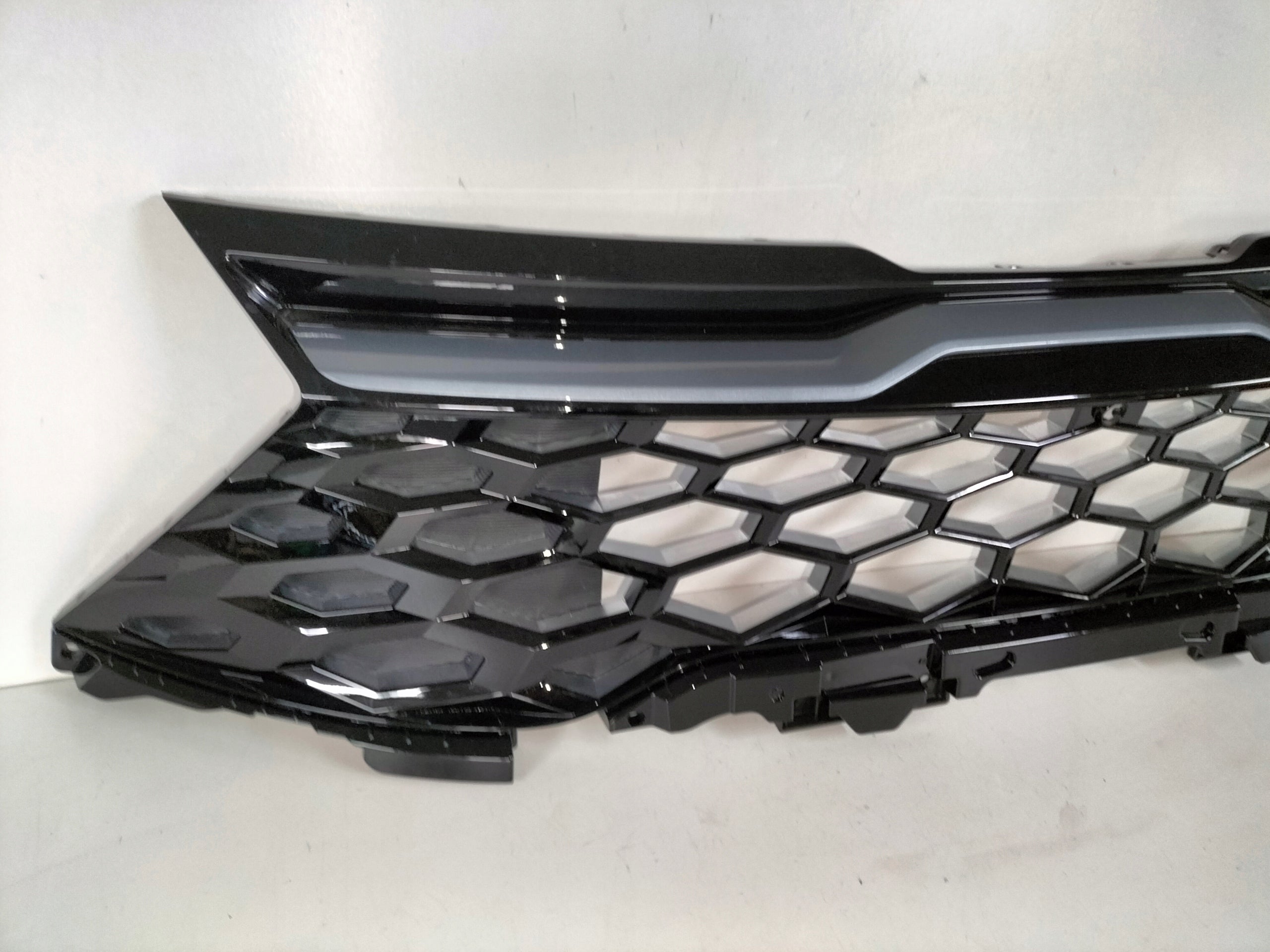 Kühlergrill Kia SPORTAGE FRONTGRILL 86351R2CB0 Kühlergitter