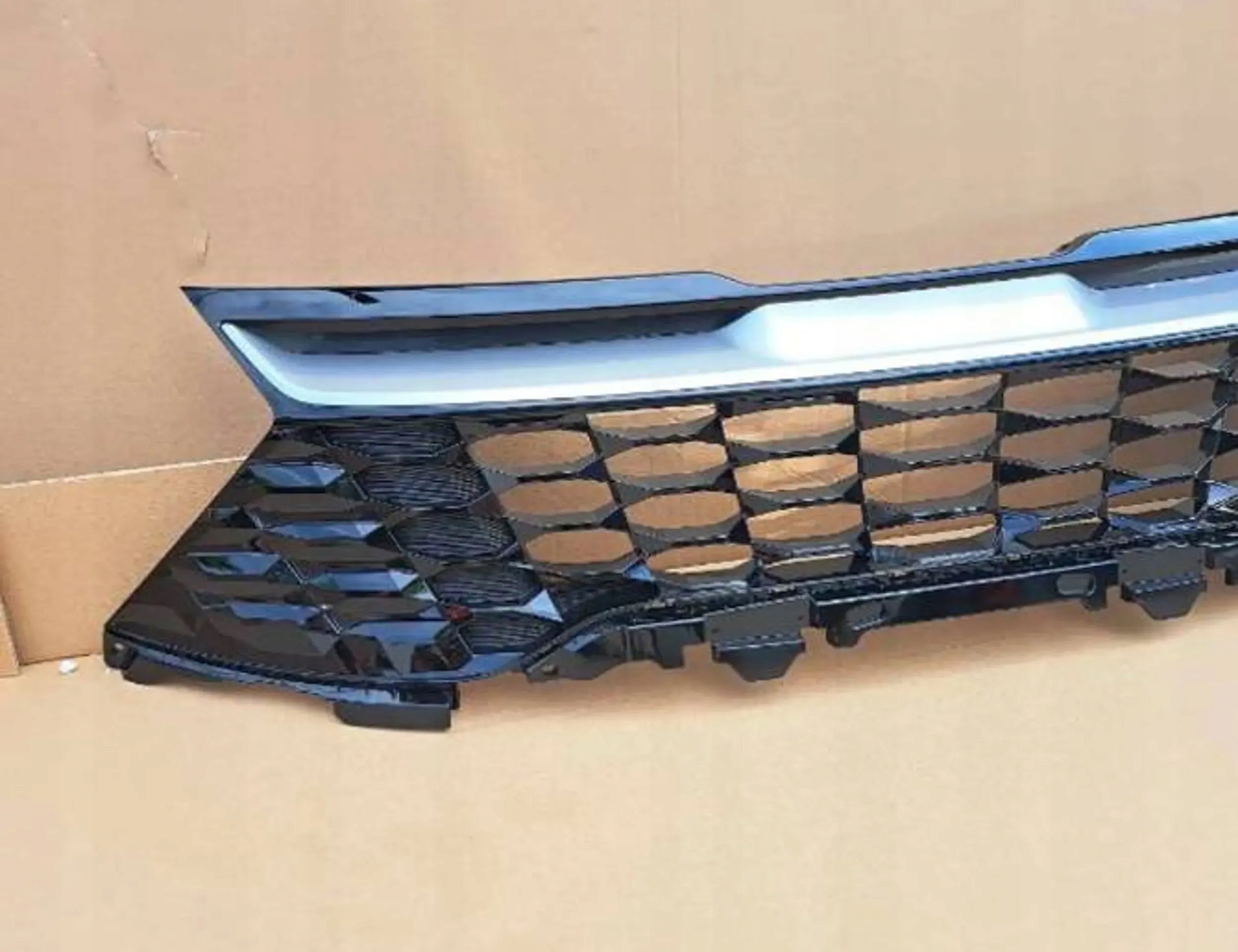 Kühlergrill Kia SPORTAGE FRONTGRILL 86350R2020 Kühlergitter