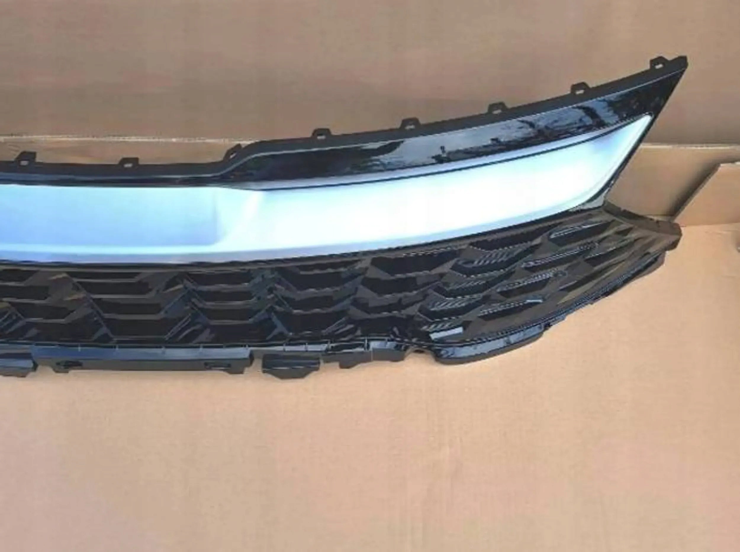 Kühlergrill Kia SPORTAGE FRONTGRILL 86350R2020 Kühlergitter