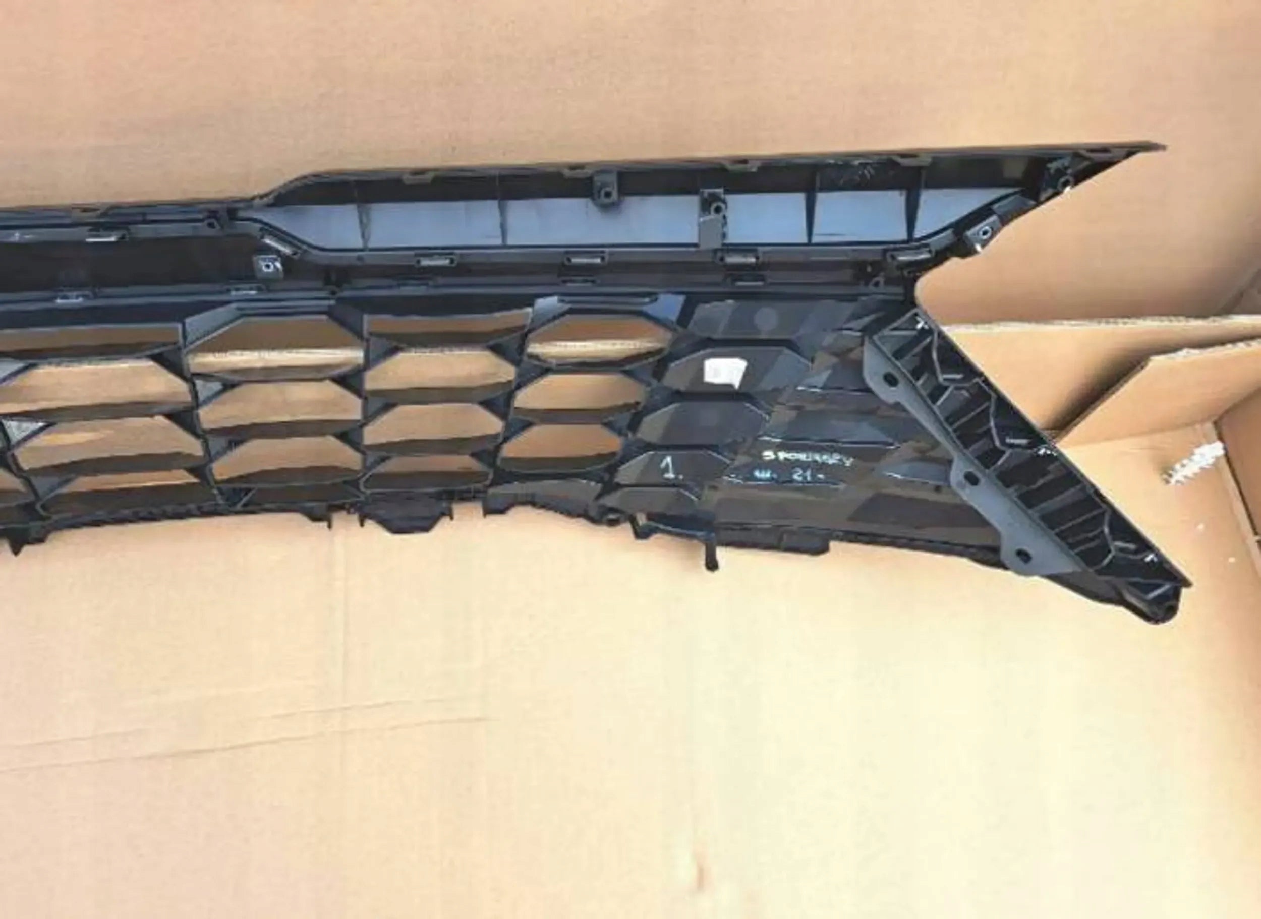 Kühlergrill Kia SPORTAGE FRONTGRILL 86350R2020 Kühlergitter