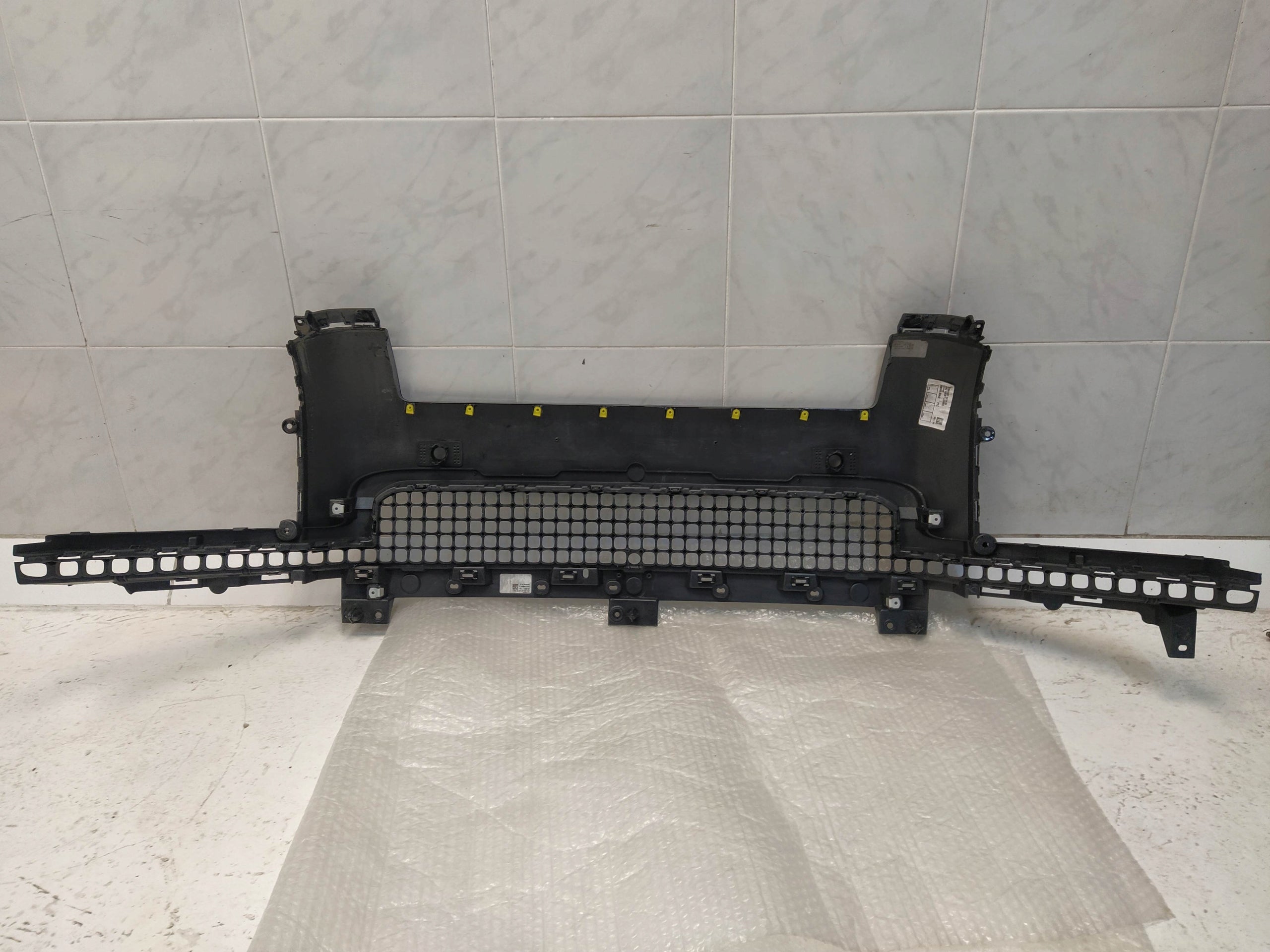 Land Rover ROVER DEFENDER FRONTGRILL L8B217F791A;L8B28L001AA