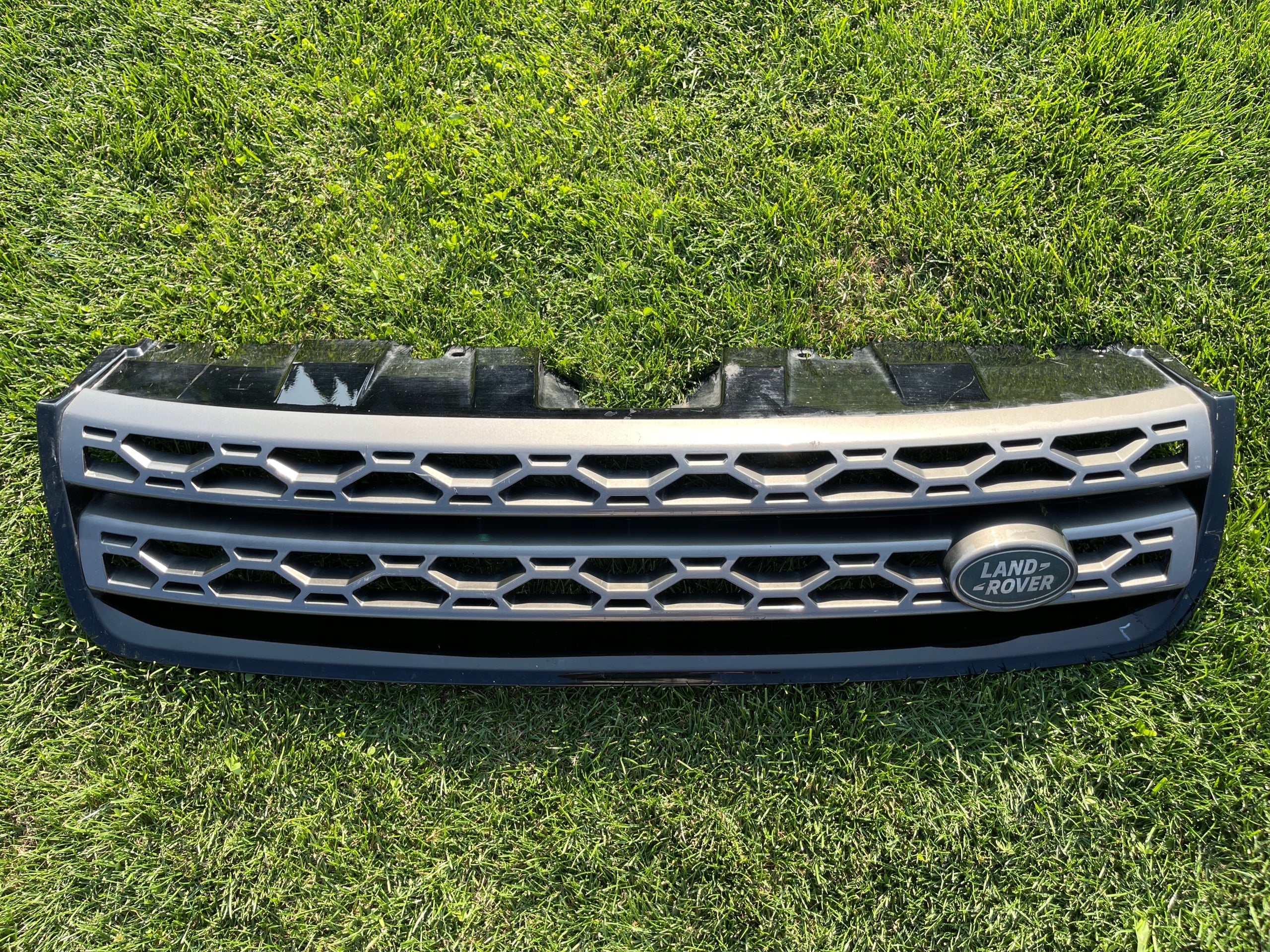  Land Rover ROVER DISCOVERY SPORT L550 FRONTGRILL Fk728a100 product image